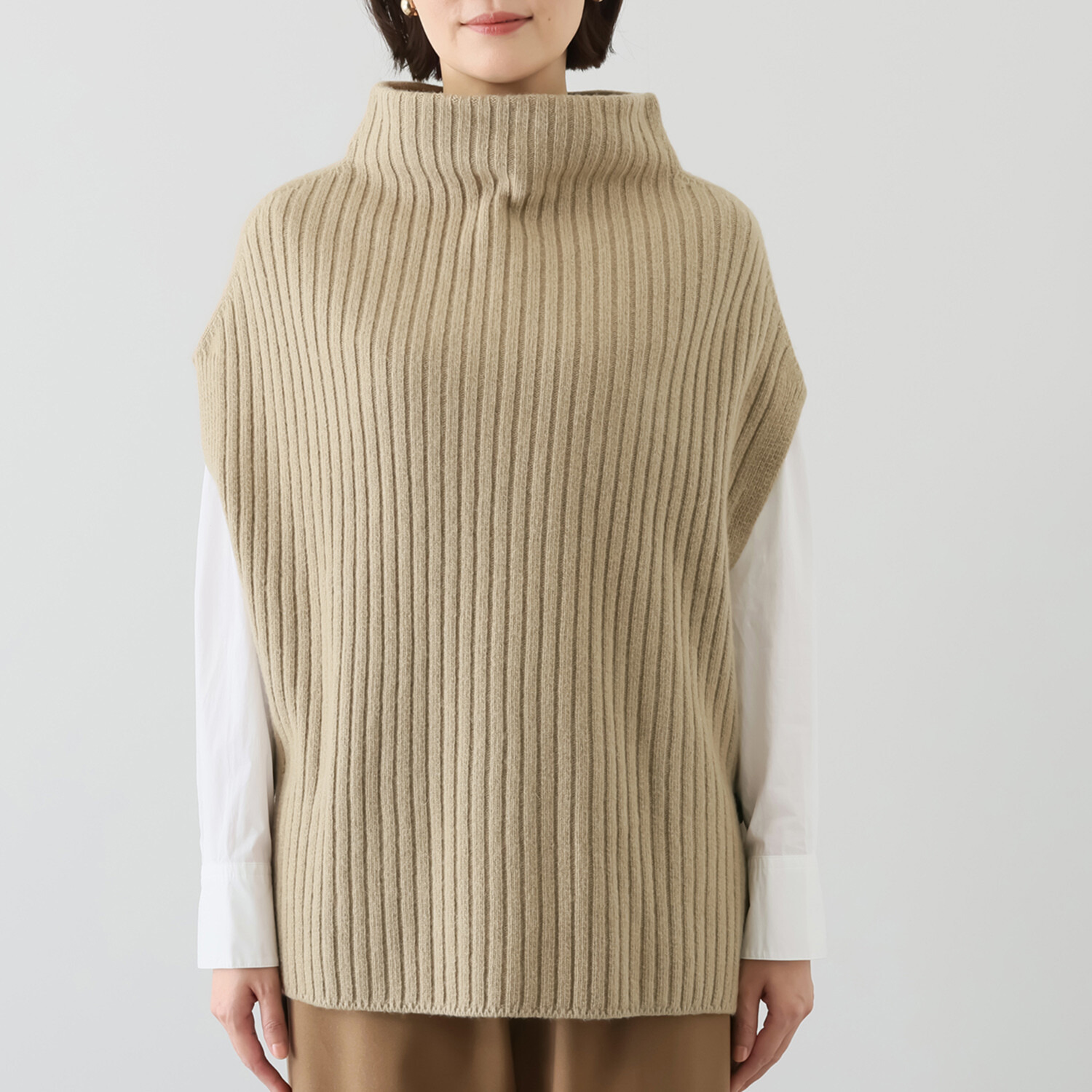 オトナノクラシ ベストのような ポンチョのような サイドボタン ２ウェイニット