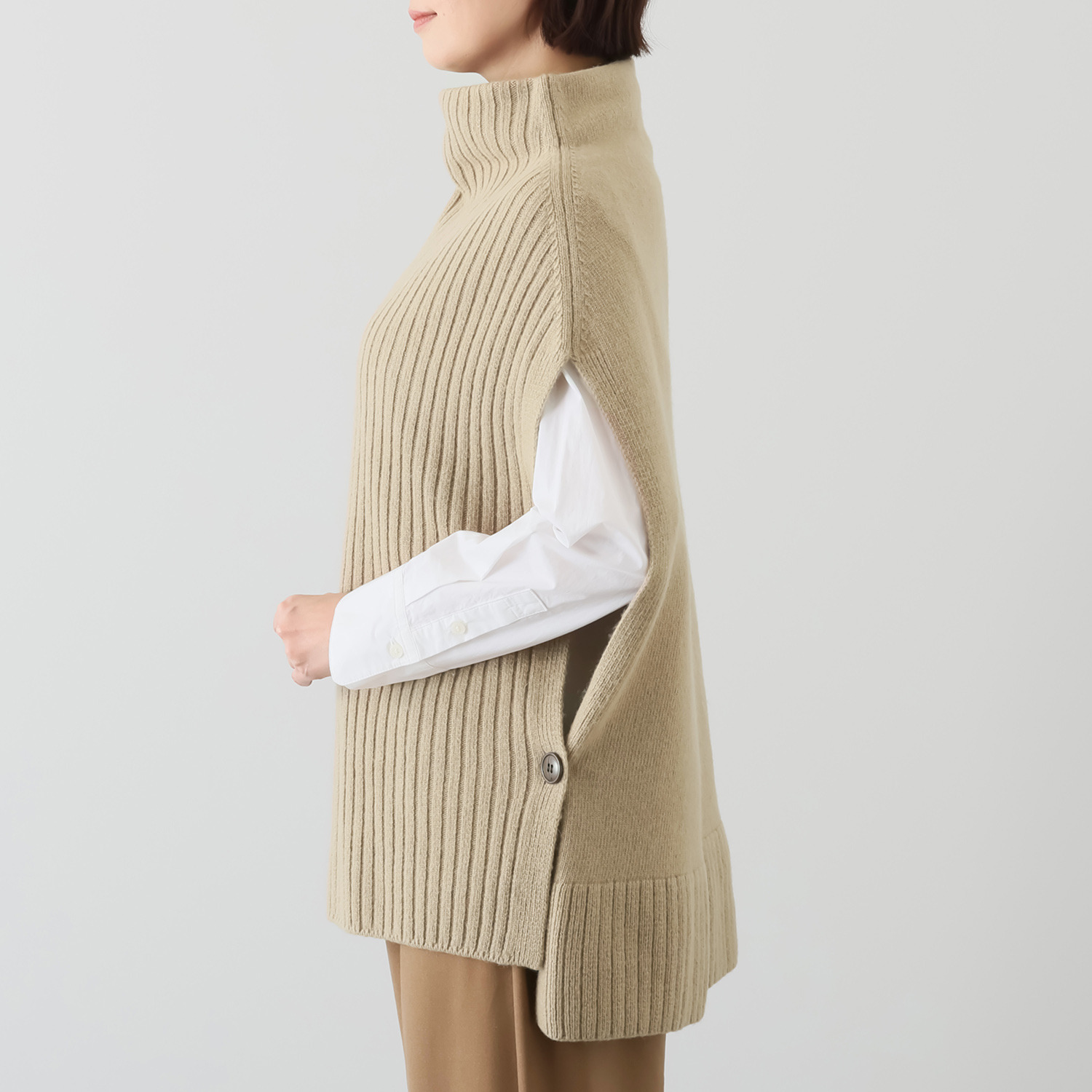 オトナノクラシ ベストのような ポンチョのような サイドボタン ２ウェイニット