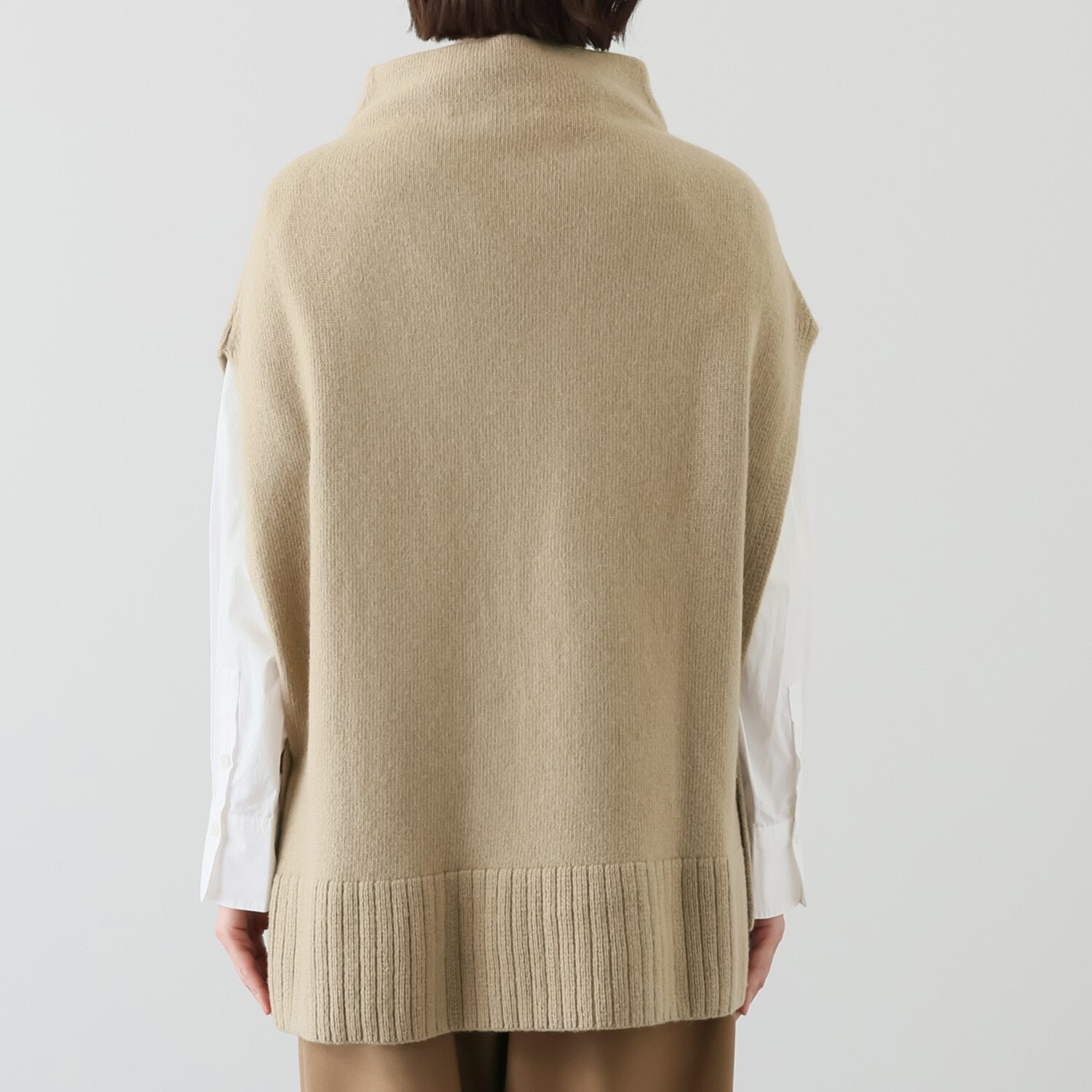 オトナノクラシ ベストのような ポンチョのような サイドボタン ２ウェイニット