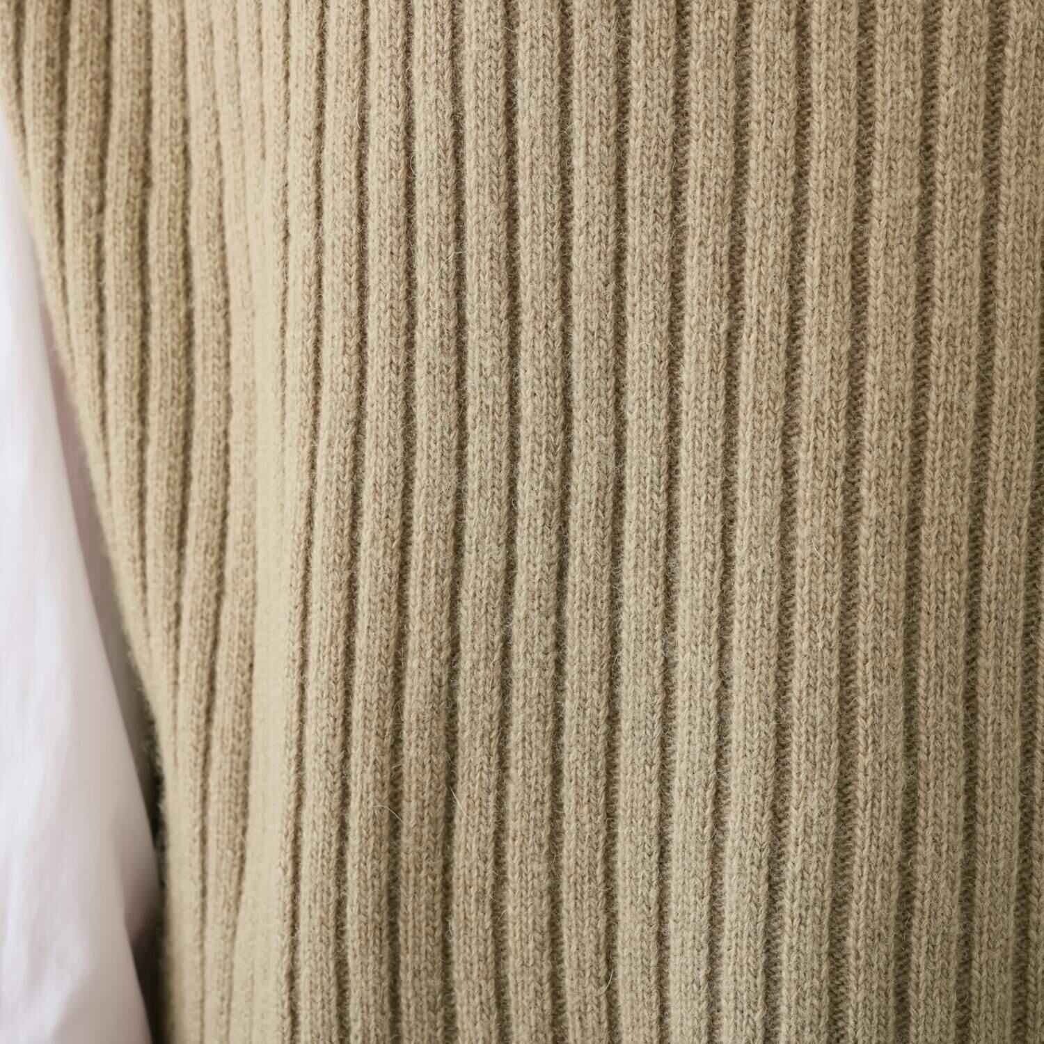 オトナノクラシ ベストのような ポンチョのような サイドボタン ２ウェイニット