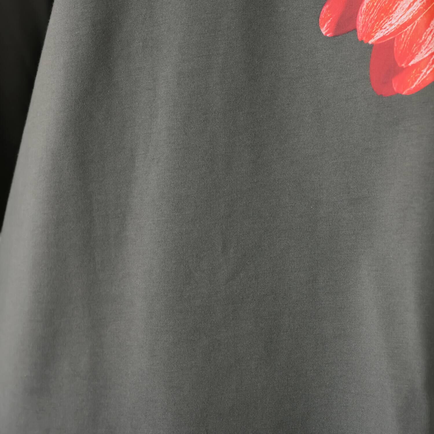 ミニマライズプラス 高田賢三氏への オマージュの一枚 ガーベラ フラワープリント プルオーバー