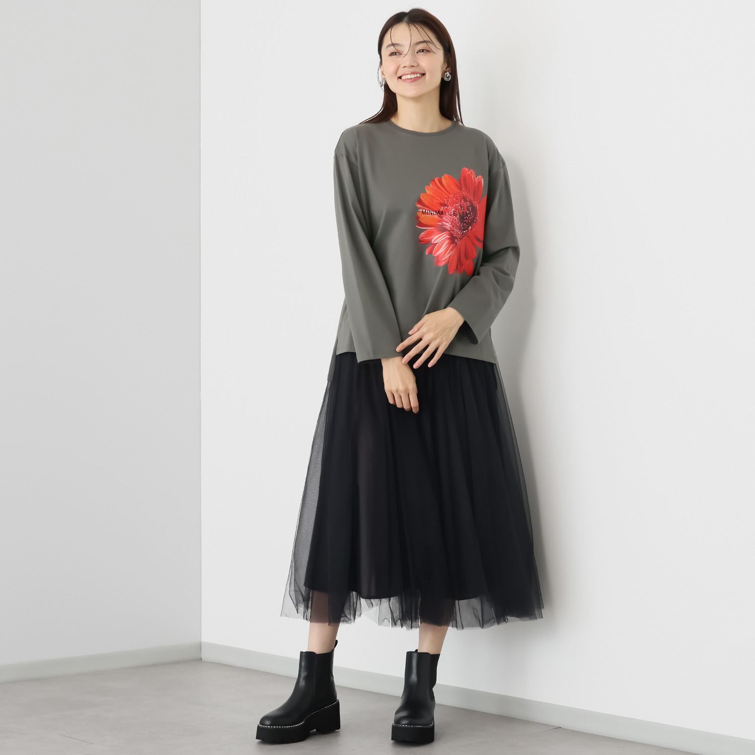 ミニマライズプラス 高田賢三氏への オマージュの一枚 ガーベラ フラワープリント プルオーバー