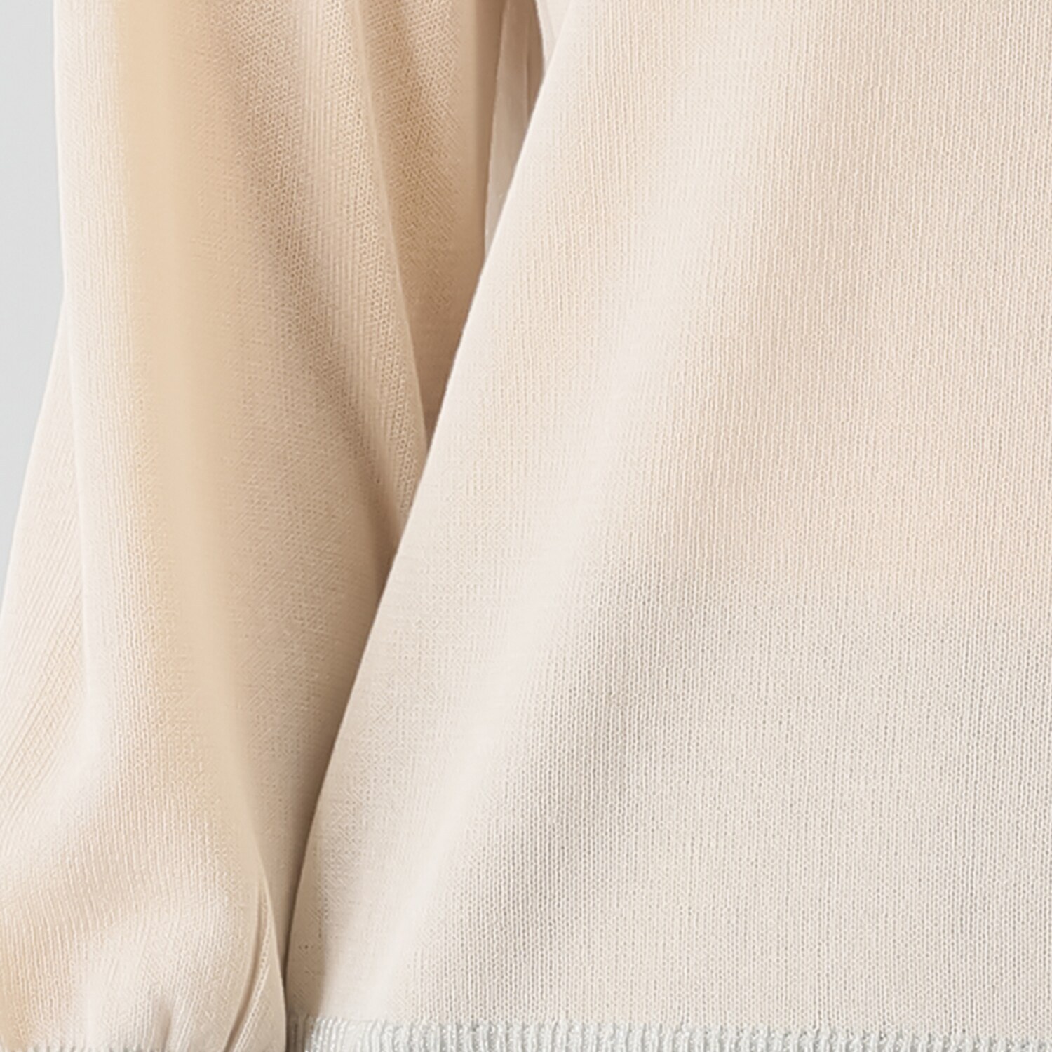 ミニマライズプラス 大人の上品な輝き放つ モックネック ニットプルオーバー