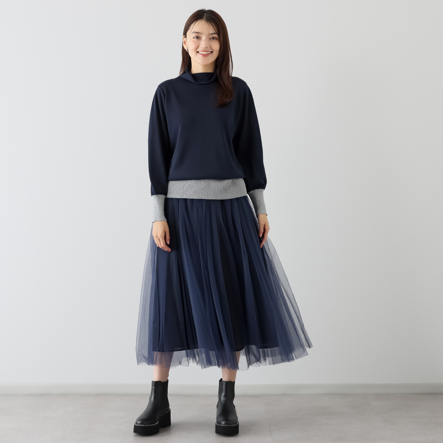 ミニマライズプラス 大人の上品な輝き放つ モックネック ニットプルオーバー