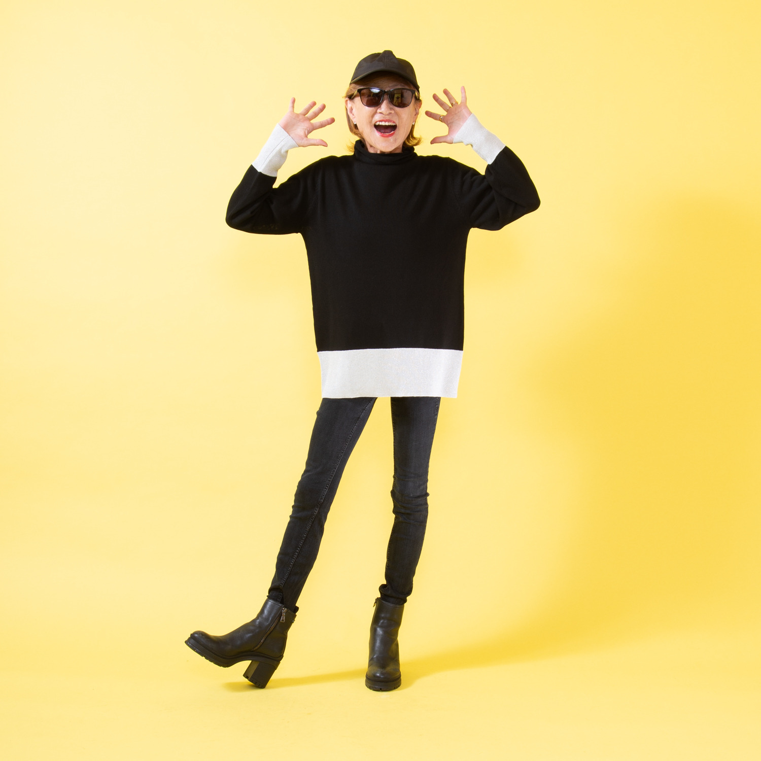 ミニマライズプラス 大人の上品な輝き放つ モックネック ニットプルオーバー