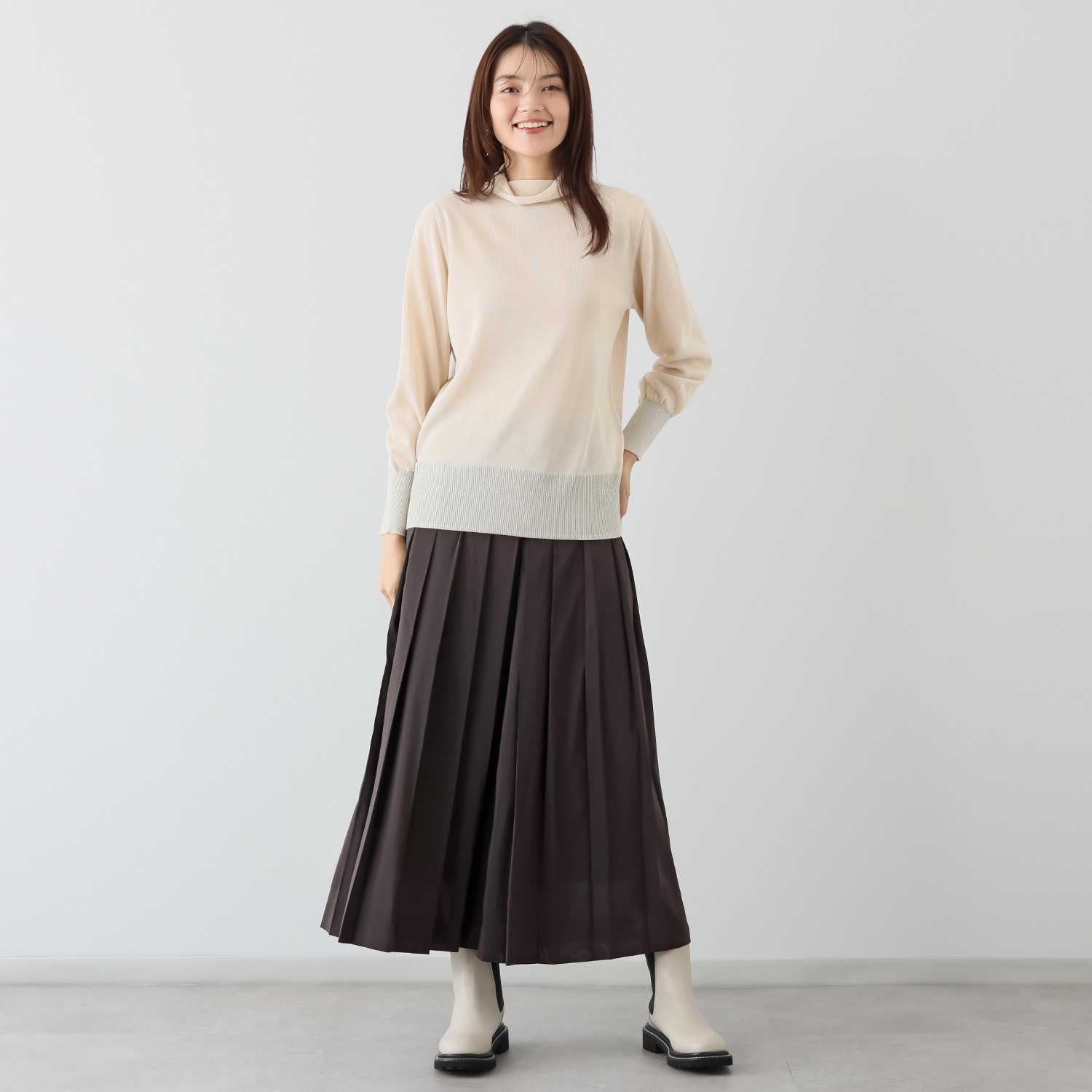 ミニマライズプラス 格好良く揺れ動く フロントプリーツパンツ