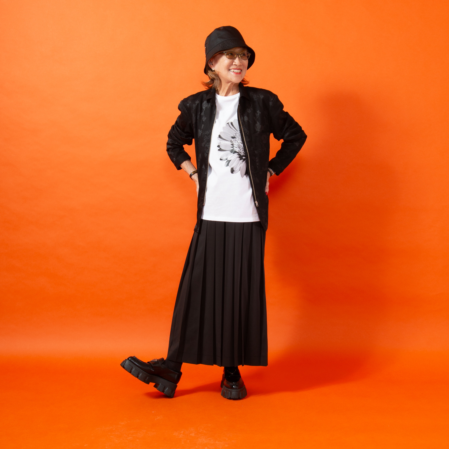 ミニマライズプラス 格好良く揺れ動く フロントプリーツパンツ