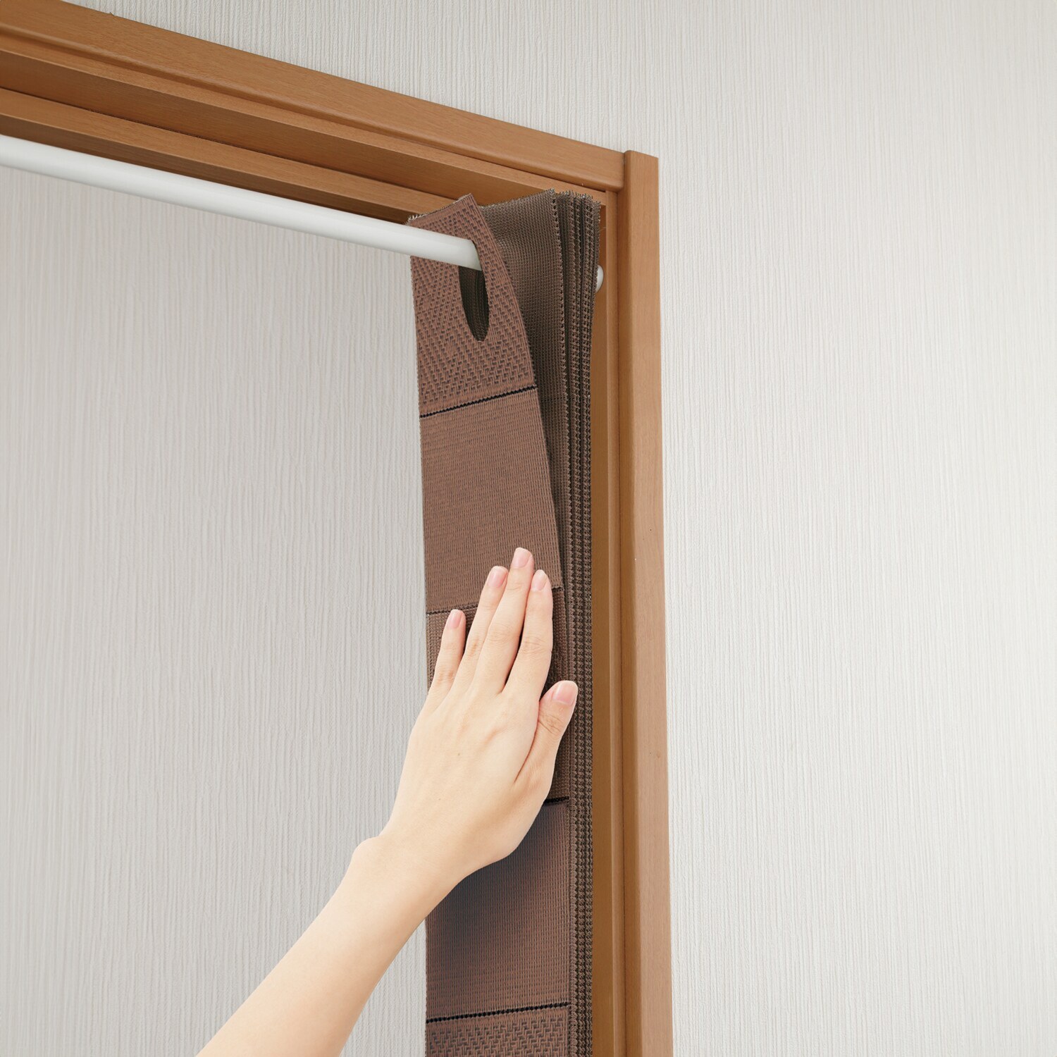 簡単設置 冷暖房の省エネ対策にも ハサミでカットできる 間仕切り断熱 アコーディオンのれん 同色２枚セット