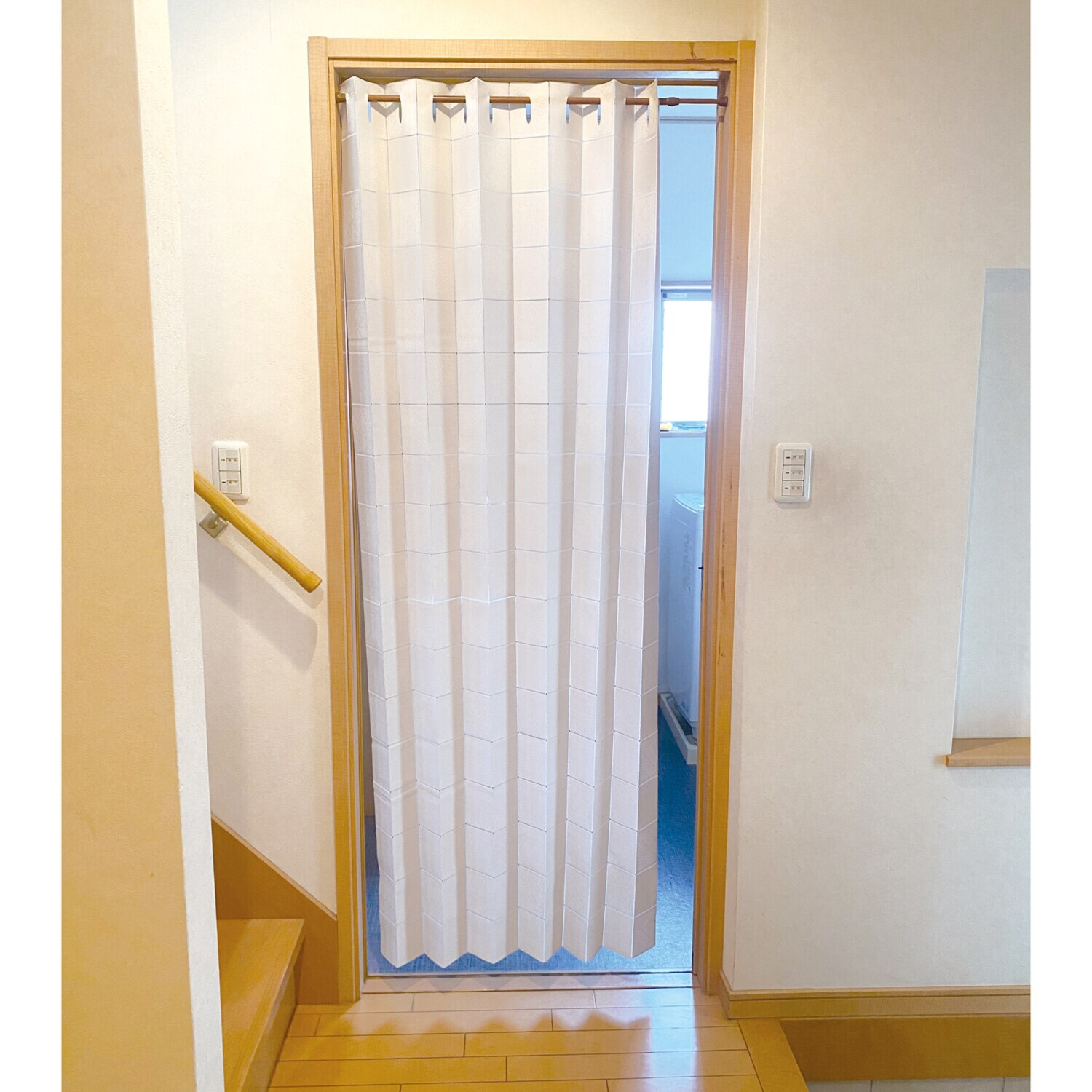 簡単設置 冷暖房の省エネ対策にも ハサミでカットできる 間仕切り断熱 アコーディオンのれん 同色２枚セット