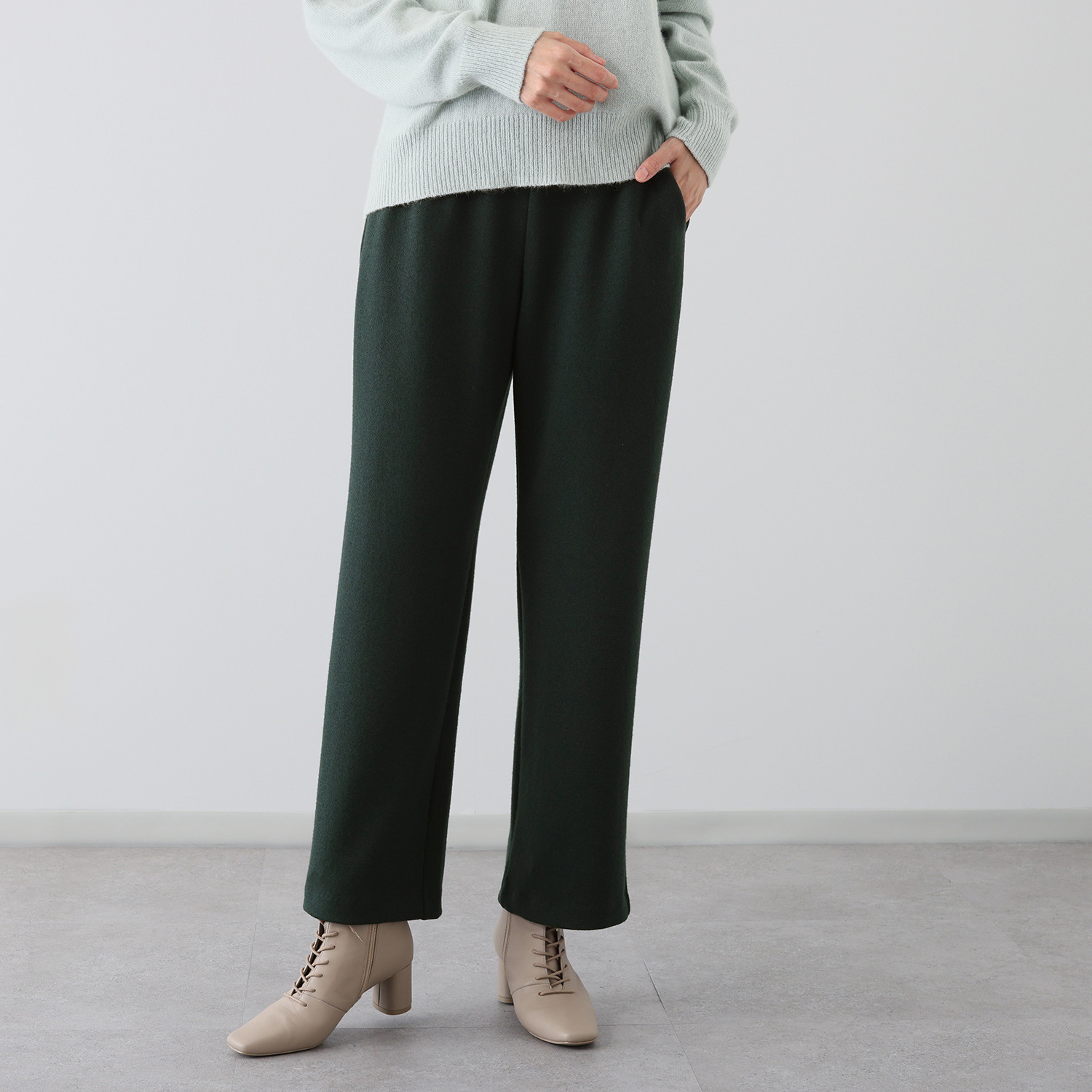 上質ごこち ＵＶカット スーパープレミアム ウール混ストレートパンツ