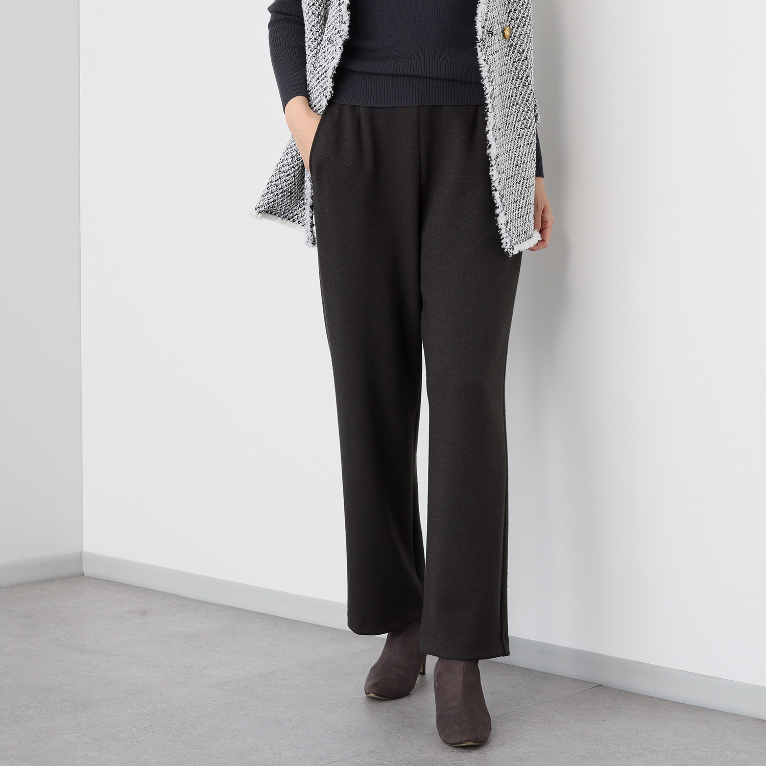 上質ごこち ＵＶカット スーパープレミアム ウール混ストレートパンツ