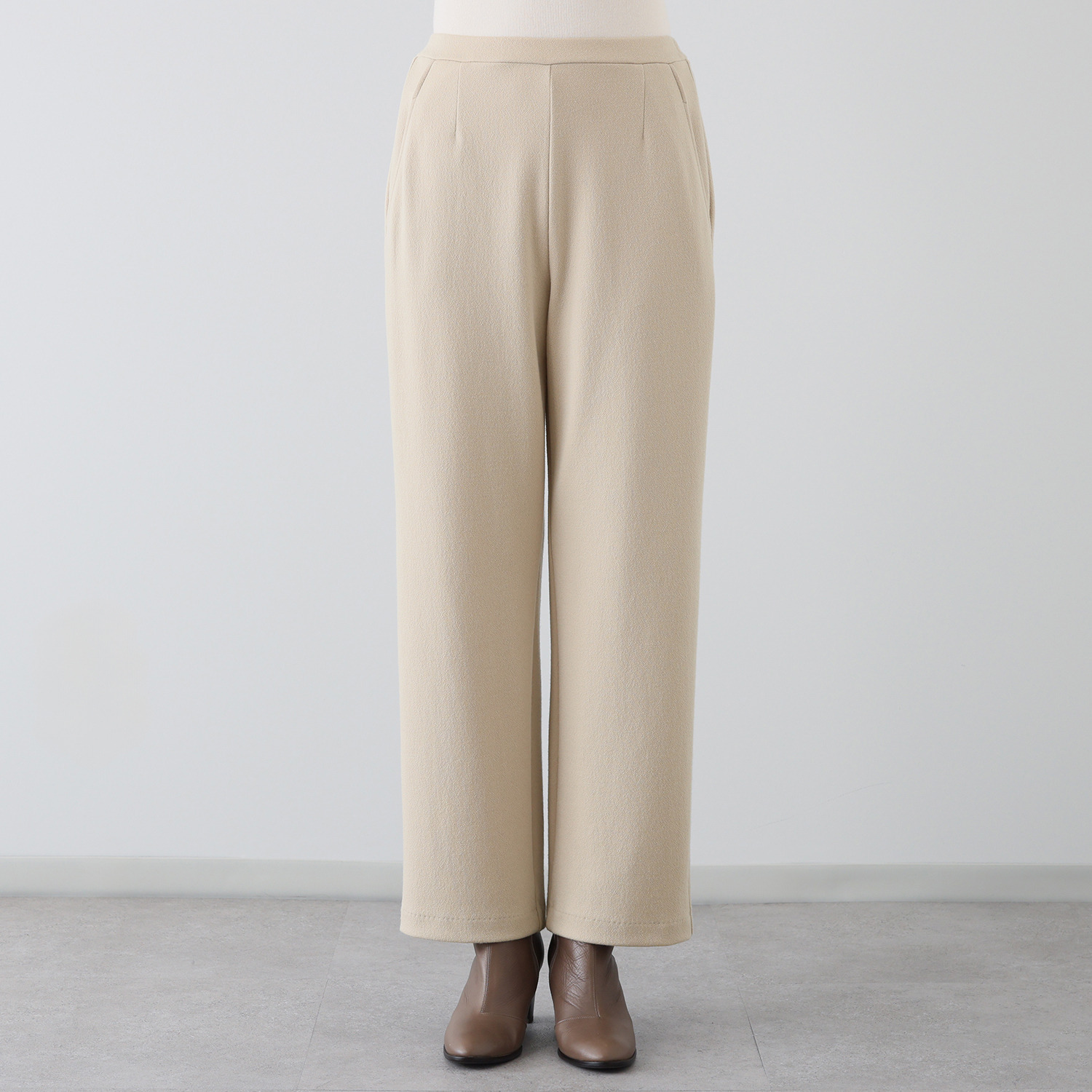 上質ごこち ＵＶカット スーパープレミアム ウール混ストレートパンツ
