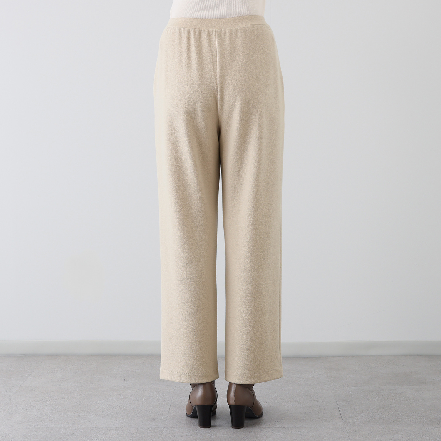 上質ごこち ＵＶカット スーパープレミアム ウール混ストレートパンツ