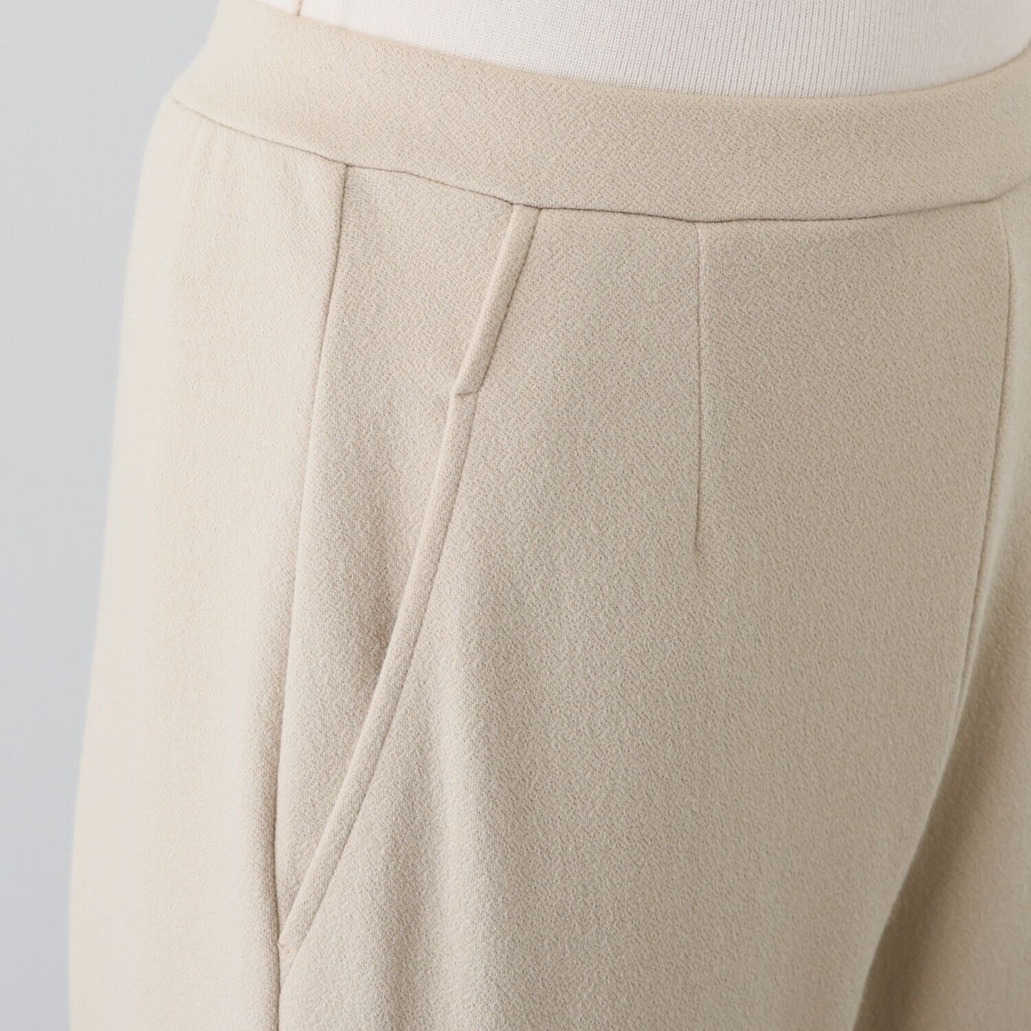 上質ごこち ＵＶカット スーパープレミアム ウール混ストレートパンツ