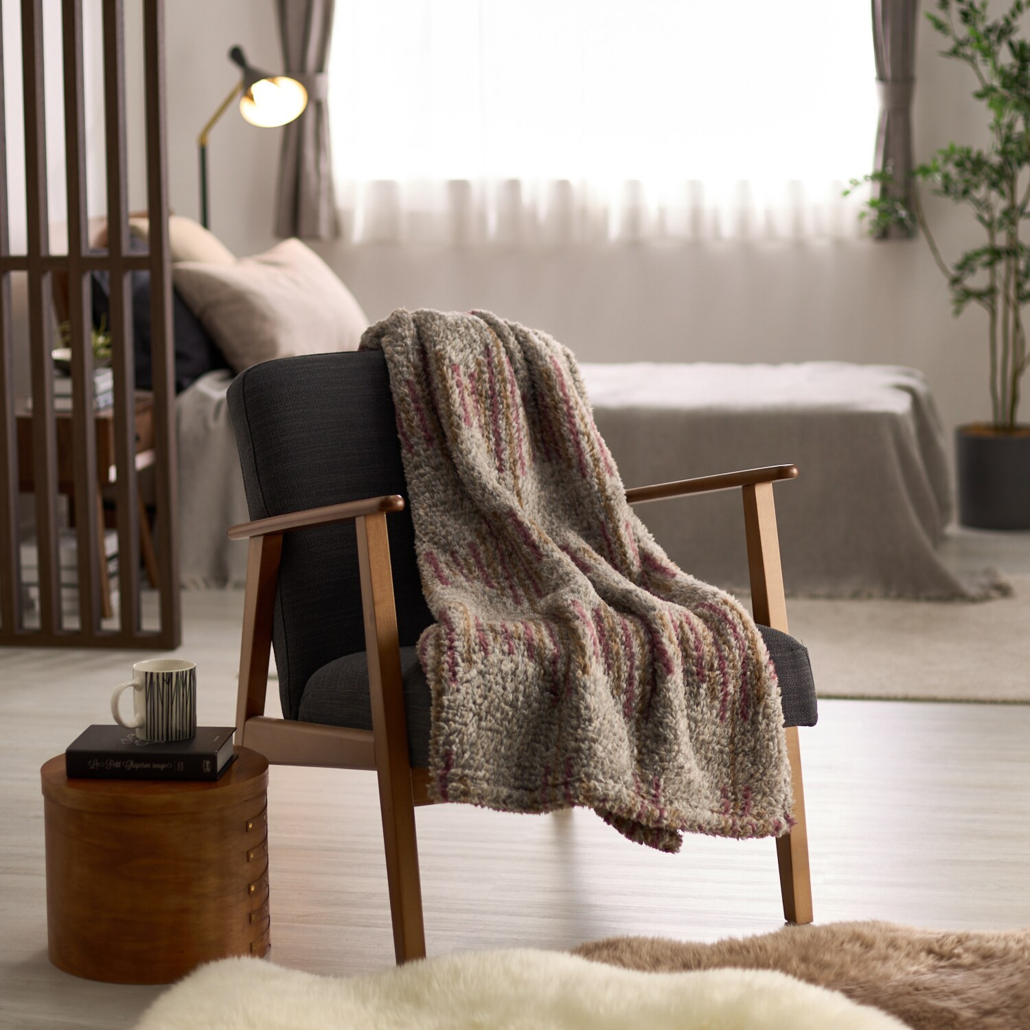 ｎｉｓｈｉｋａｗａ 軽くてふわふわ！ 抗菌・消臭・蓄熱 もこもふブランケット ＜ハーフ＞