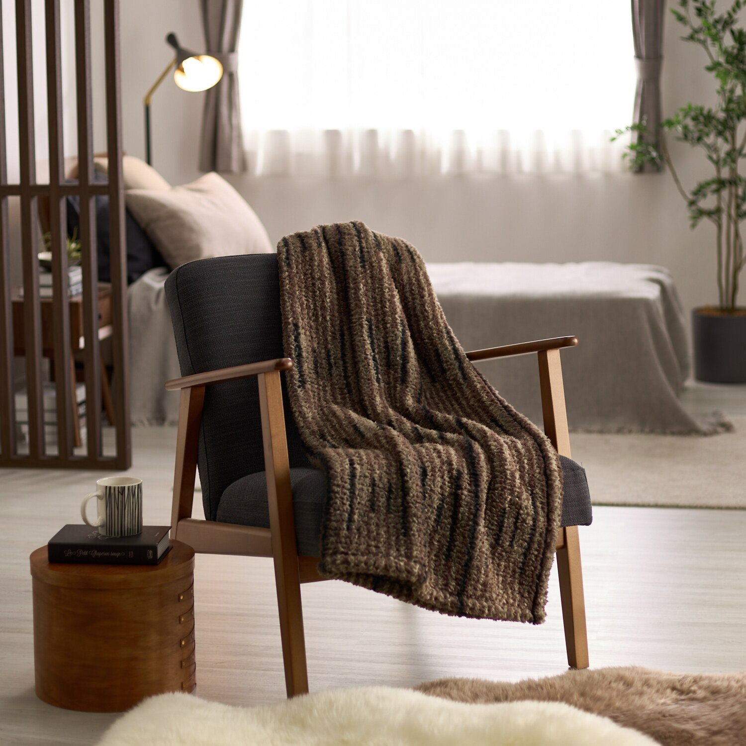 ｎｉｓｈｉｋａｗａ 軽くてふわふわ！ 抗菌・消臭・蓄熱 もこもふブランケット ＜ハーフ＞