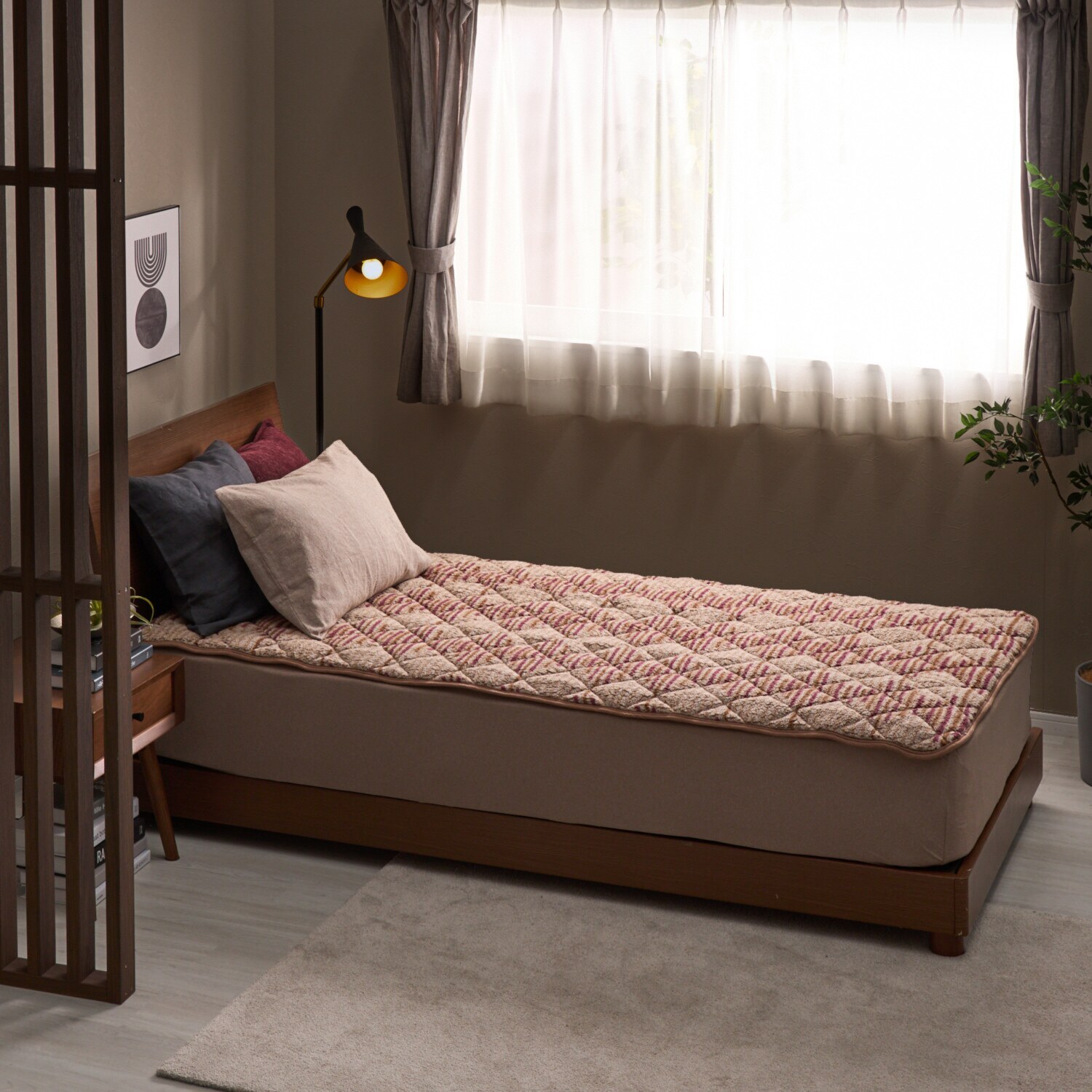 ｎｉｓｈｉｋａｗａ 軽くてふわふわ！ 抗菌・消臭・蓄熱 もこもふ敷きパッド ＜セミダブル＞