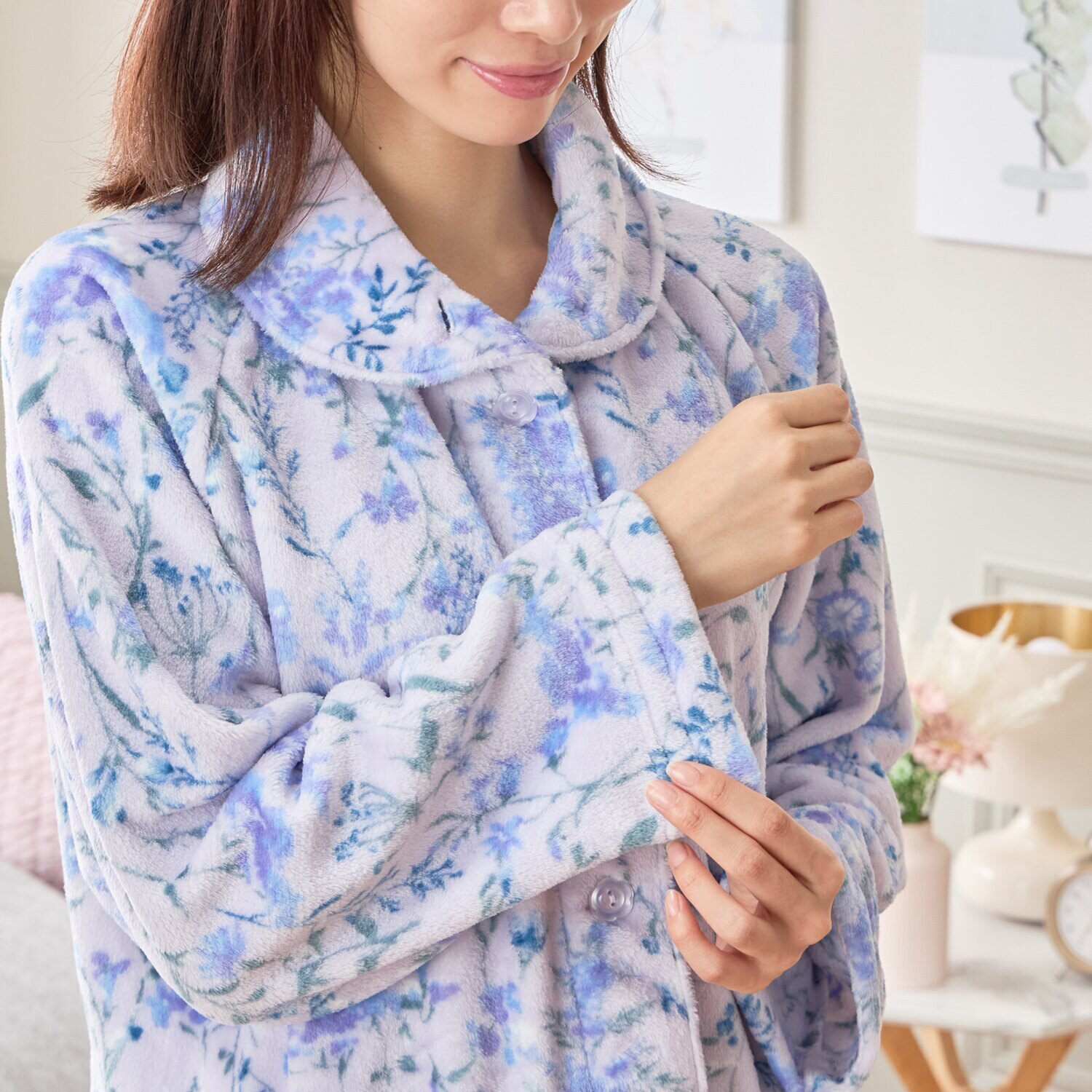 ｎｉｓｈｉｋａｗａ 軽くてフワフワタッチ 首元・お腹あったか ラグランスリーブパジャマ