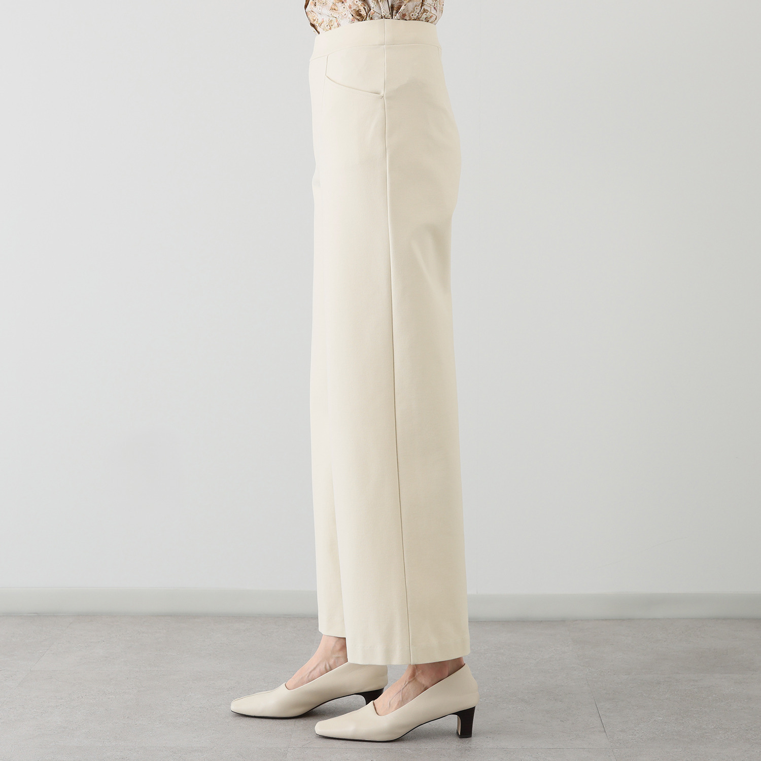 上質ごこち 吸湿発熱 プレミアム雅山（Ｒ） ワイドパンツ ＜股下７０ｃｍ＞