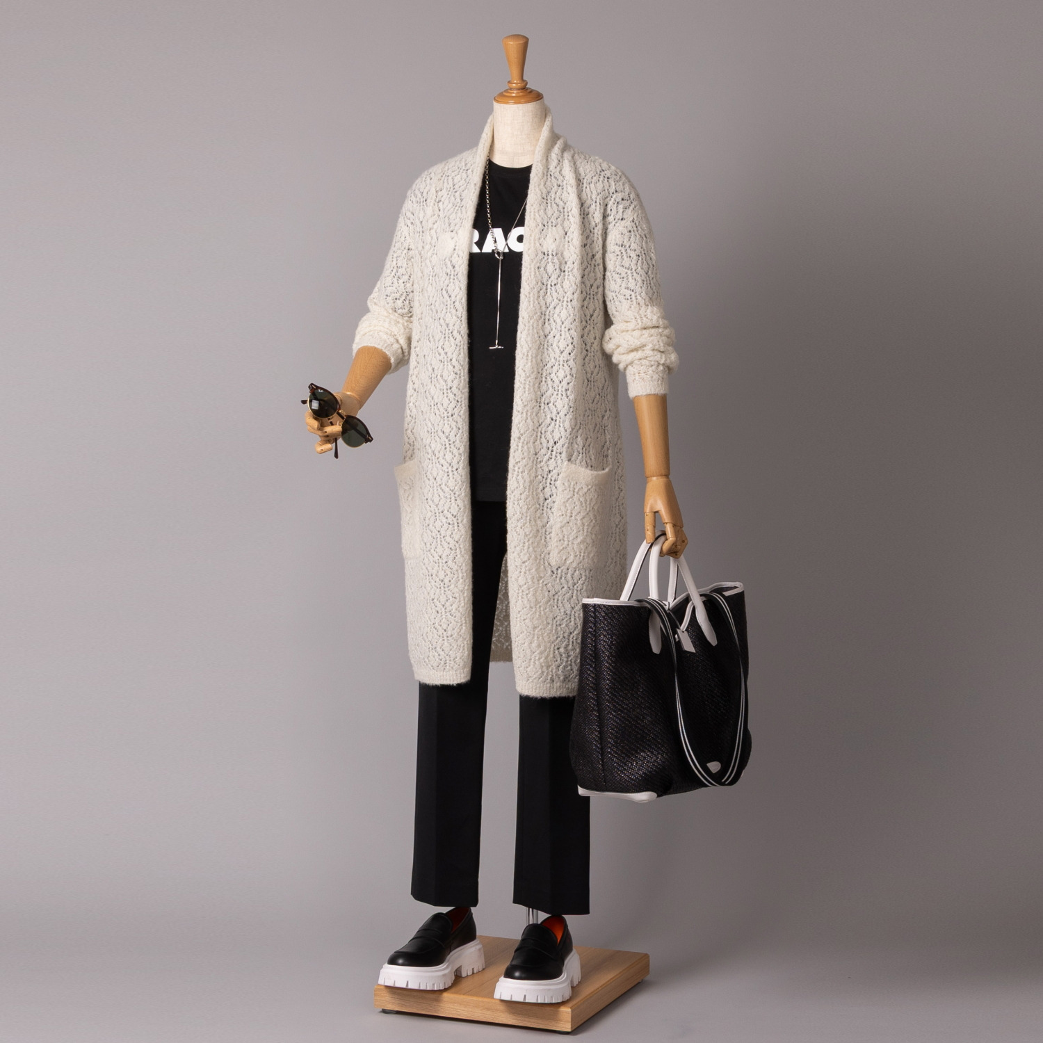 アズイズ　ビーマイセルフ バイ　ネイチャーズ ベビーアルパカ混ブークレ ラメ使い 透かし柄コーディガン