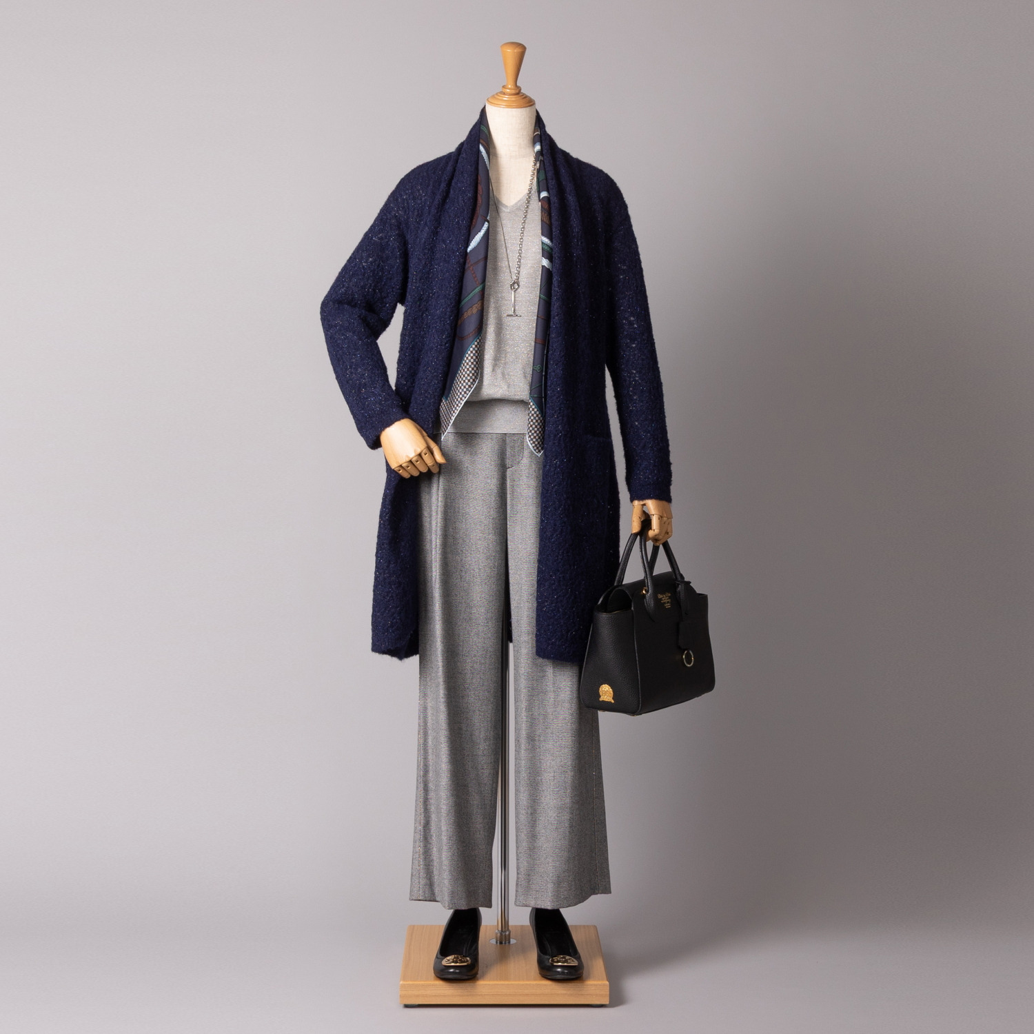 アズイズ　ビーマイセルフ バイ　ネイチャーズ ベビーアルパカ混ブークレ ラメ使い 透かし柄コーディガン