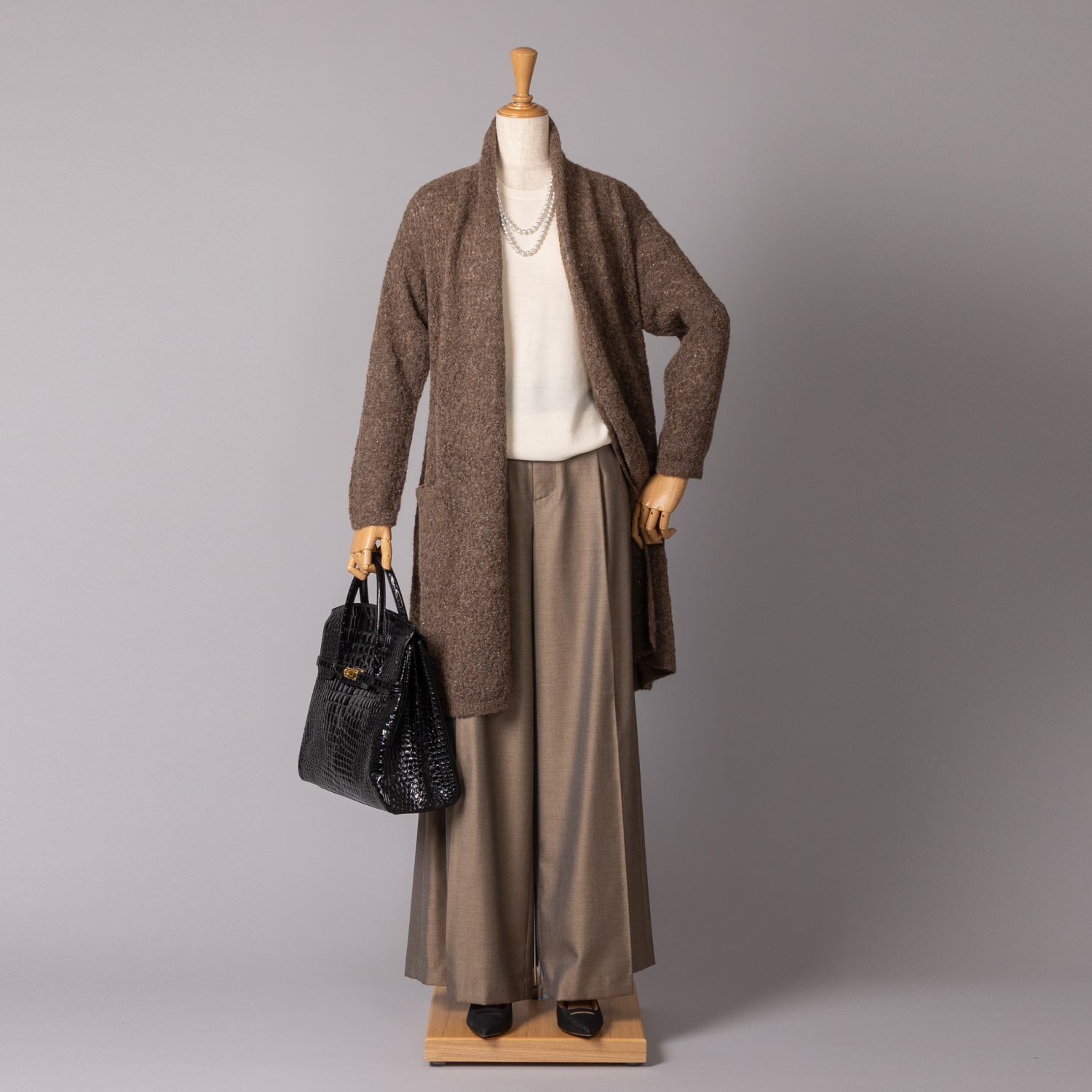 アズイズ　ビーマイセルフ バイ　ネイチャーズ ベビーアルパカ混ブークレ ラメ使い 透かし柄コーディガン