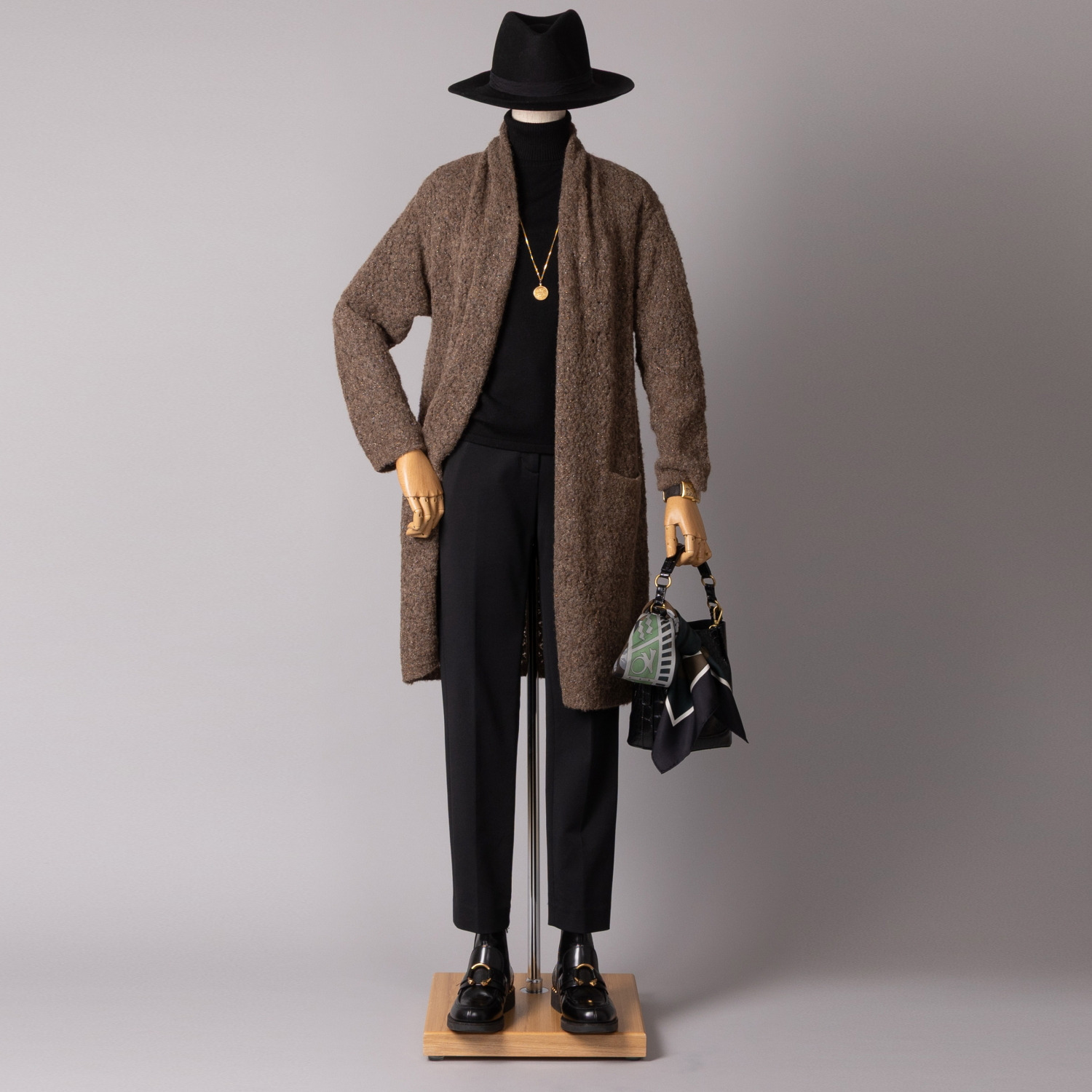 アズイズ　ビーマイセルフ バイ　ネイチャーズ ベビーアルパカ混ブークレ ラメ使い 透かし柄コーディガン