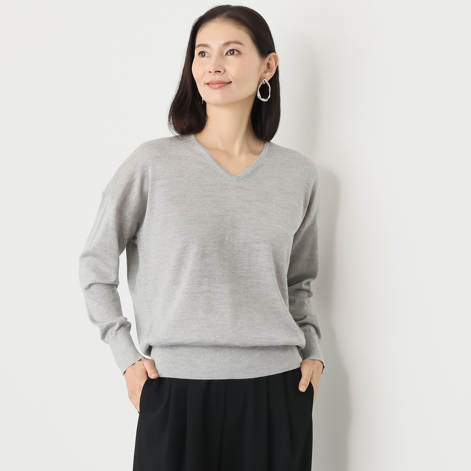 アズイズ　ビーマイセルフ バイ　ネイチャーズ スーパーベビーアルパカ シルク混ラメ入り Ｖネックプルオーバー