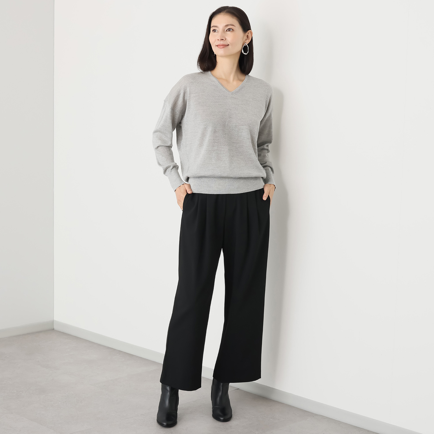 アズイズ　ビーマイセルフ バイ　ネイチャーズ スーパーベビーアルパカ シルク混ラメ入り Ｖネックプルオーバー