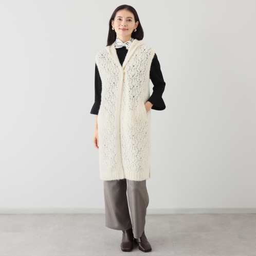 アズイズ ビーマイセルフ バイ ネイチャーズ アルパカ混ブークレ 透かし編 フーディーロングジレ アズイズ ビーマイセルフ バイ ネイチャーズ アルパカ混ブークレ 透かし編 フーディーロングジレ