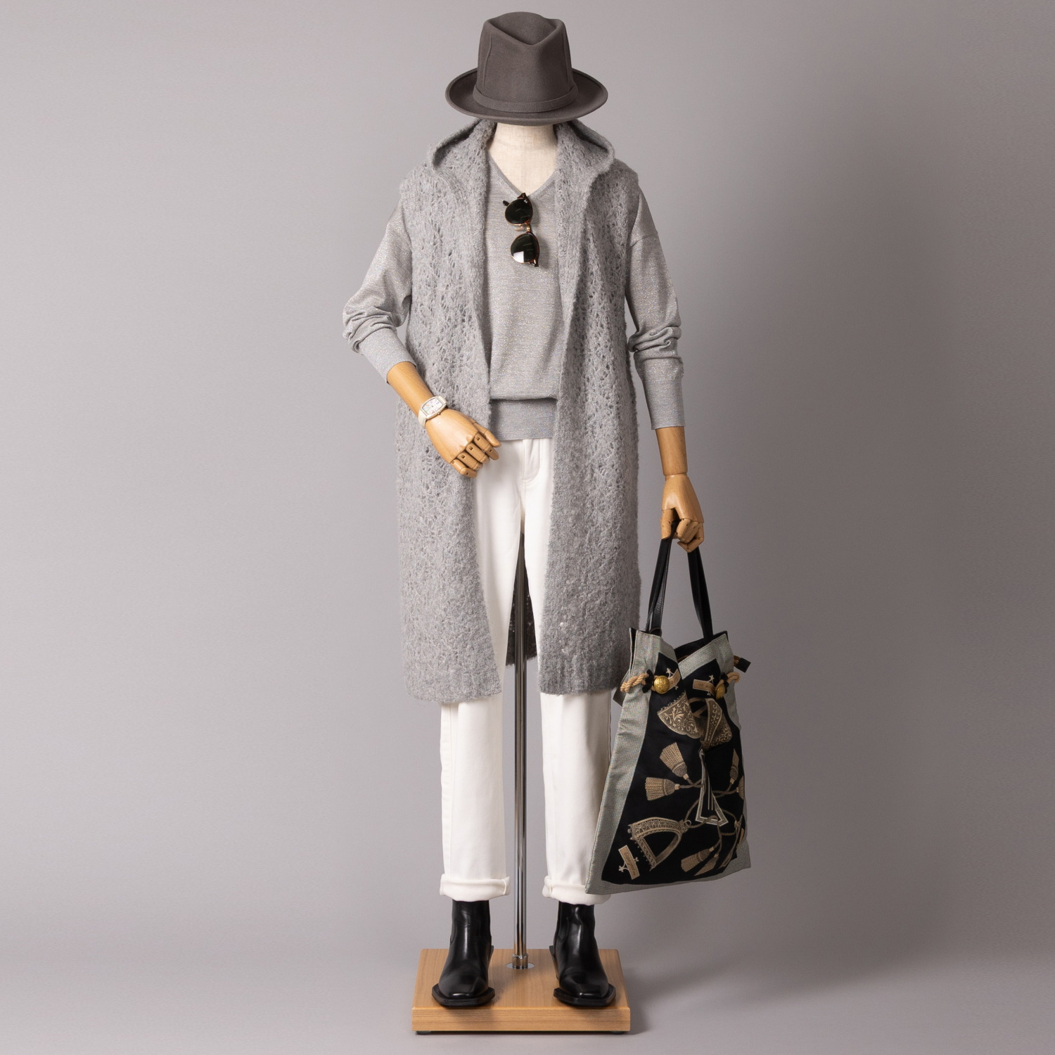 アズイズ　ビーマイセルフ バイ　ネイチャーズ アルパカ混ブークレ 透かし編 フーディーロングジレ