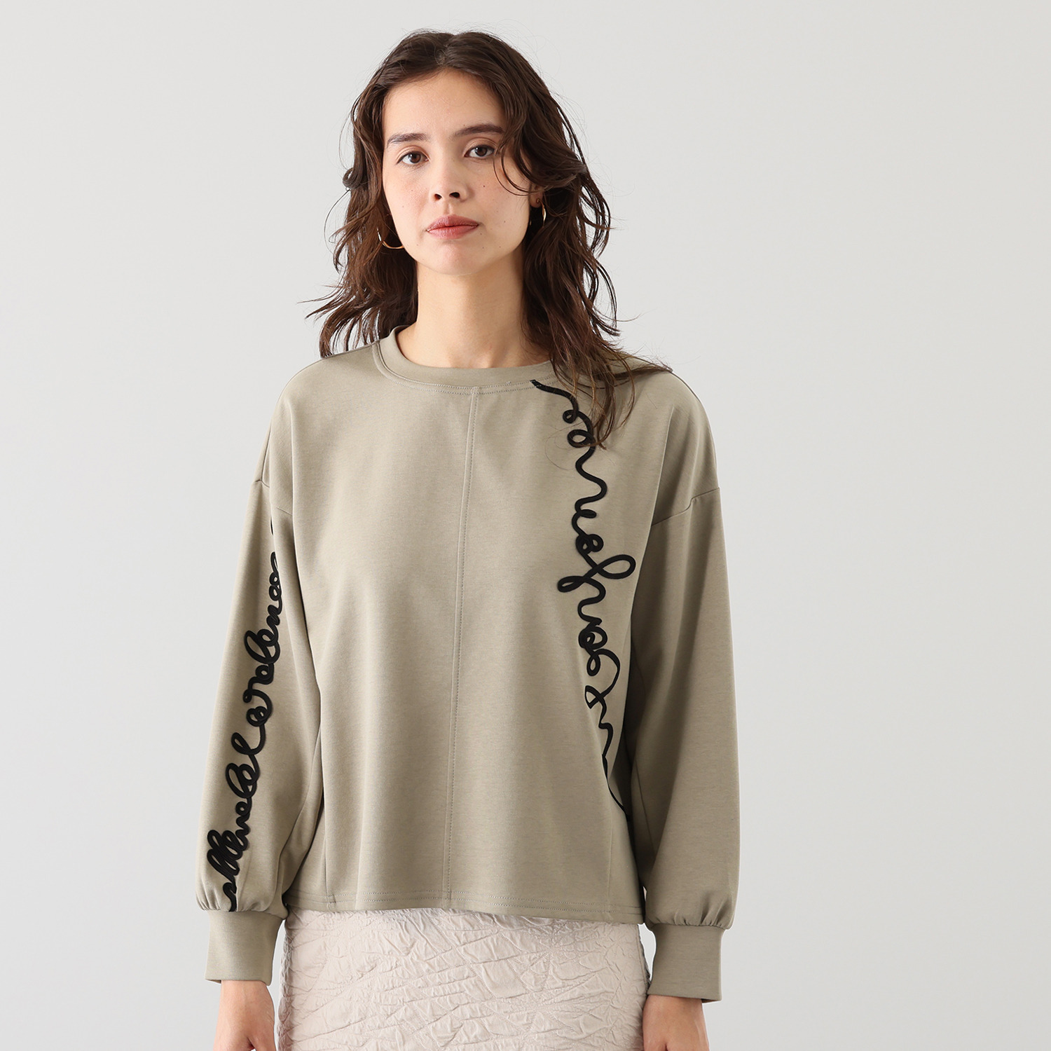 スタイル・ラヴィー コード刺しゅう ダンボールニット プルオーバー