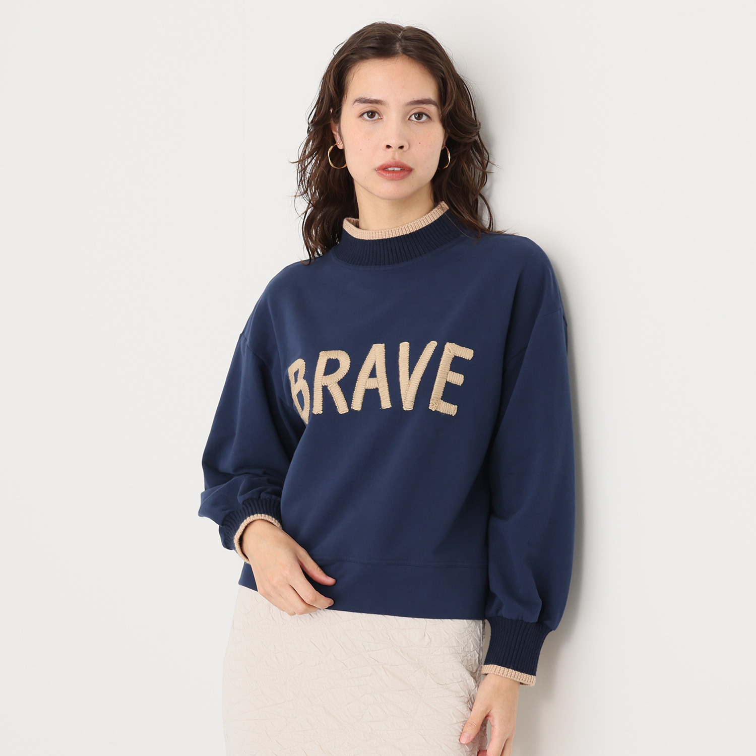 スタイル・ラヴィー ステッチ刺しゅう アクセント ハイネックプルオーバー