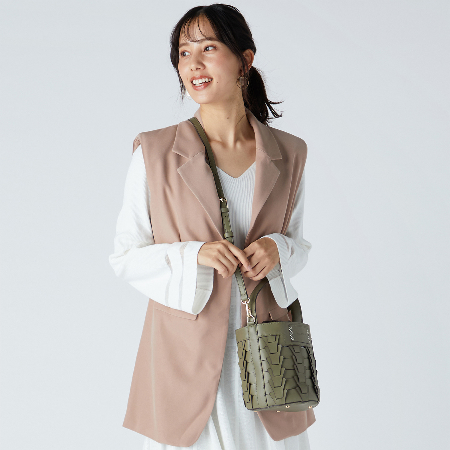 ヴィーガンヴュー Ｖメッシュ バケツ型 ２ウェイバッグ