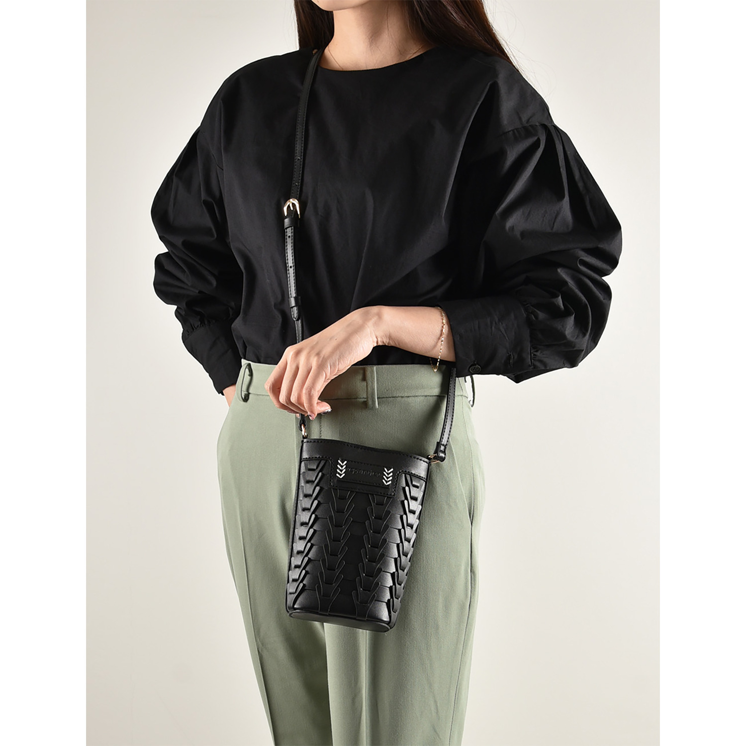 ヴィーガンヴュー Ｖメッシュ バケツ型 スマホポシェット