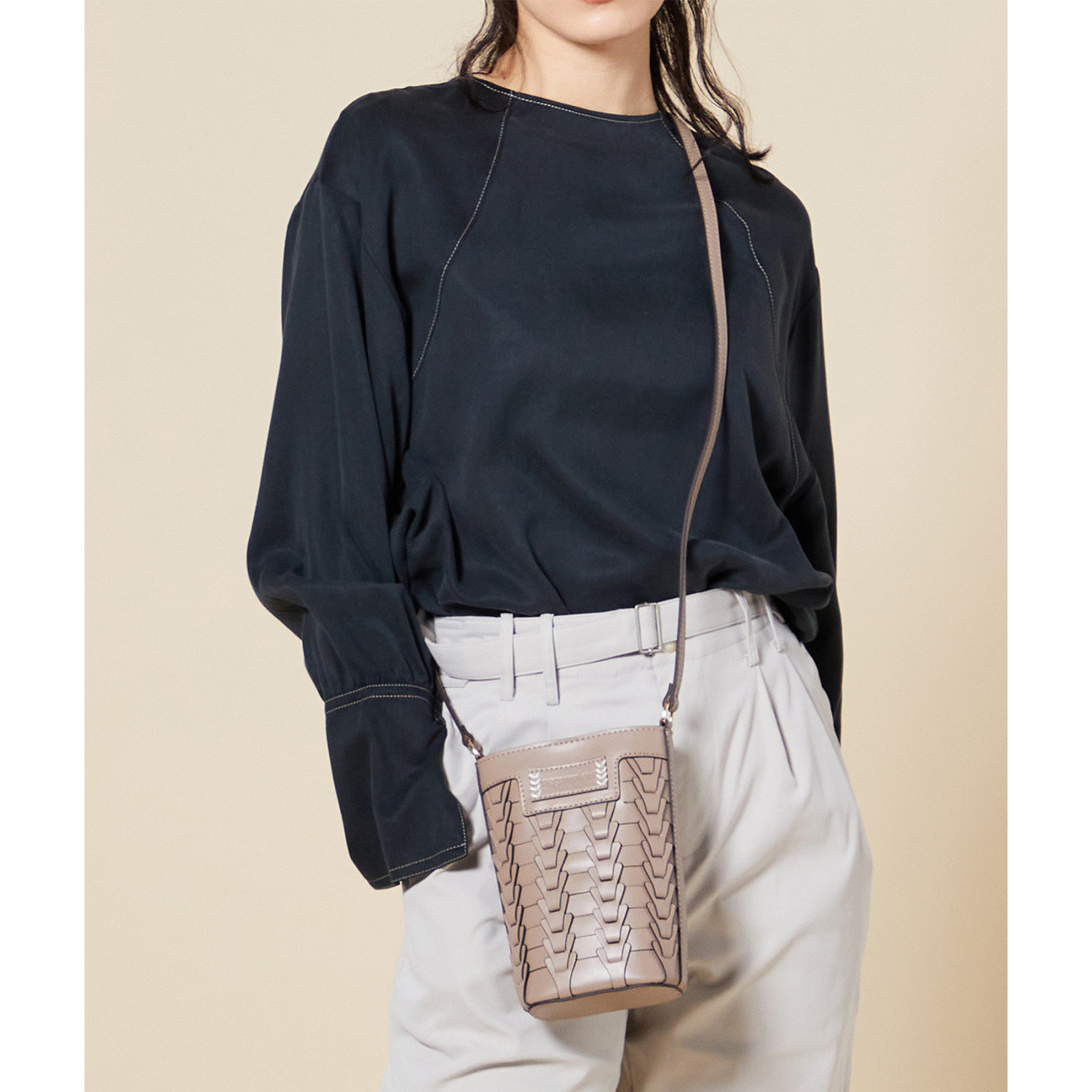 ヴィーガンヴュー Ｖメッシュ バケツ型 スマホポシェット