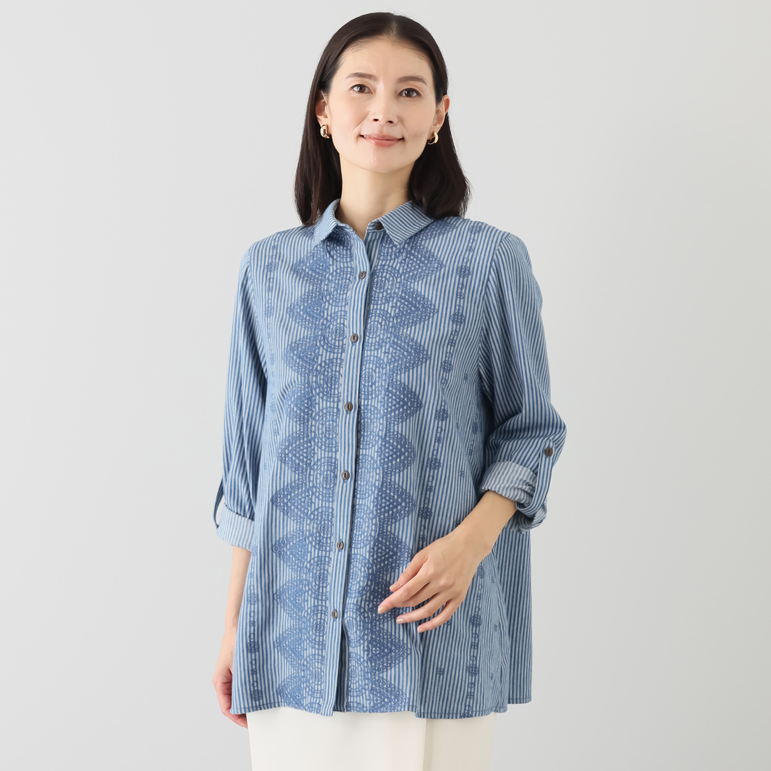 ダジュール ストライプデニム 刺しゅうブラウス