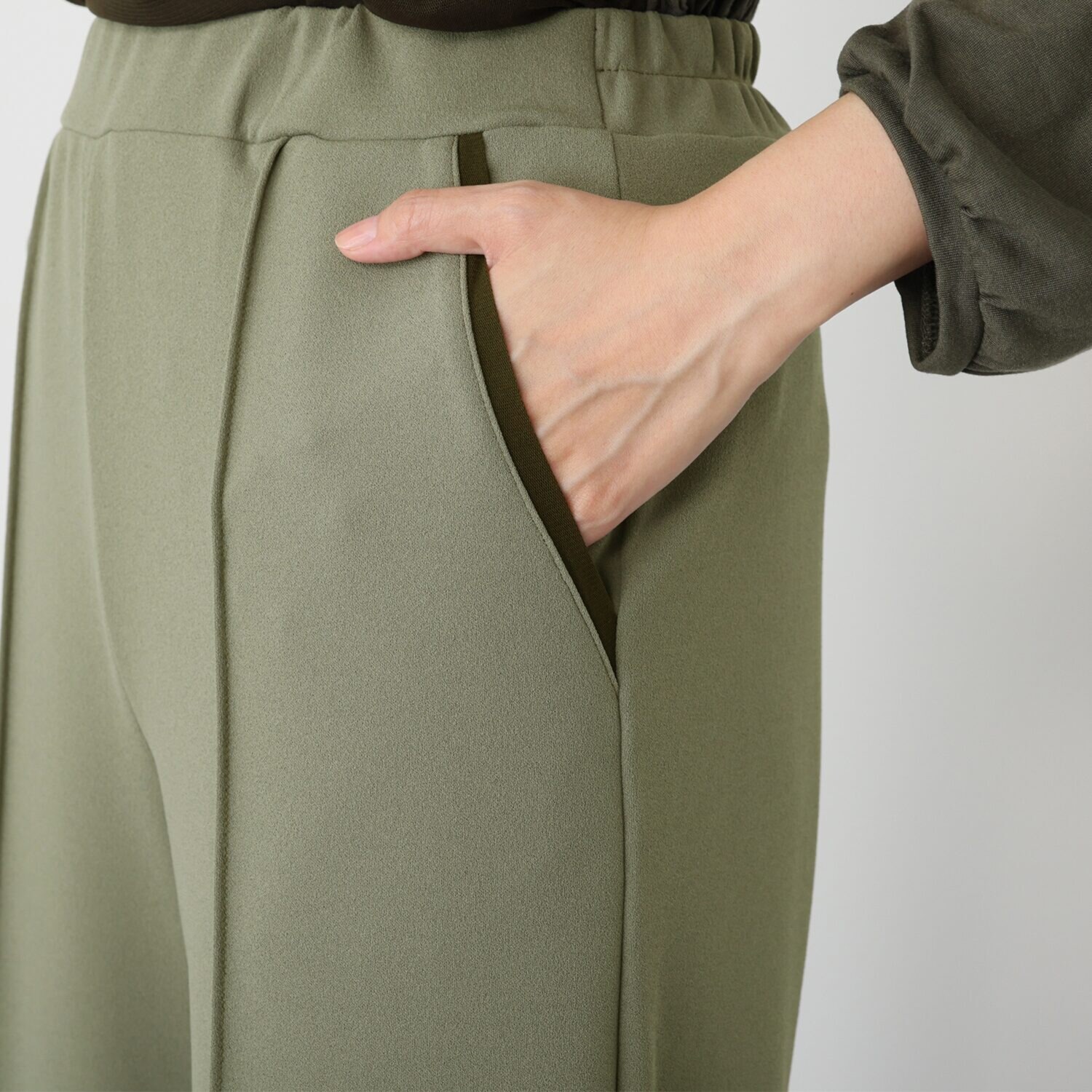 アンリック　オー　ブルー アクアスーティング ジョーゼット調ジャージー チュールアクセント セミワイドパンツ