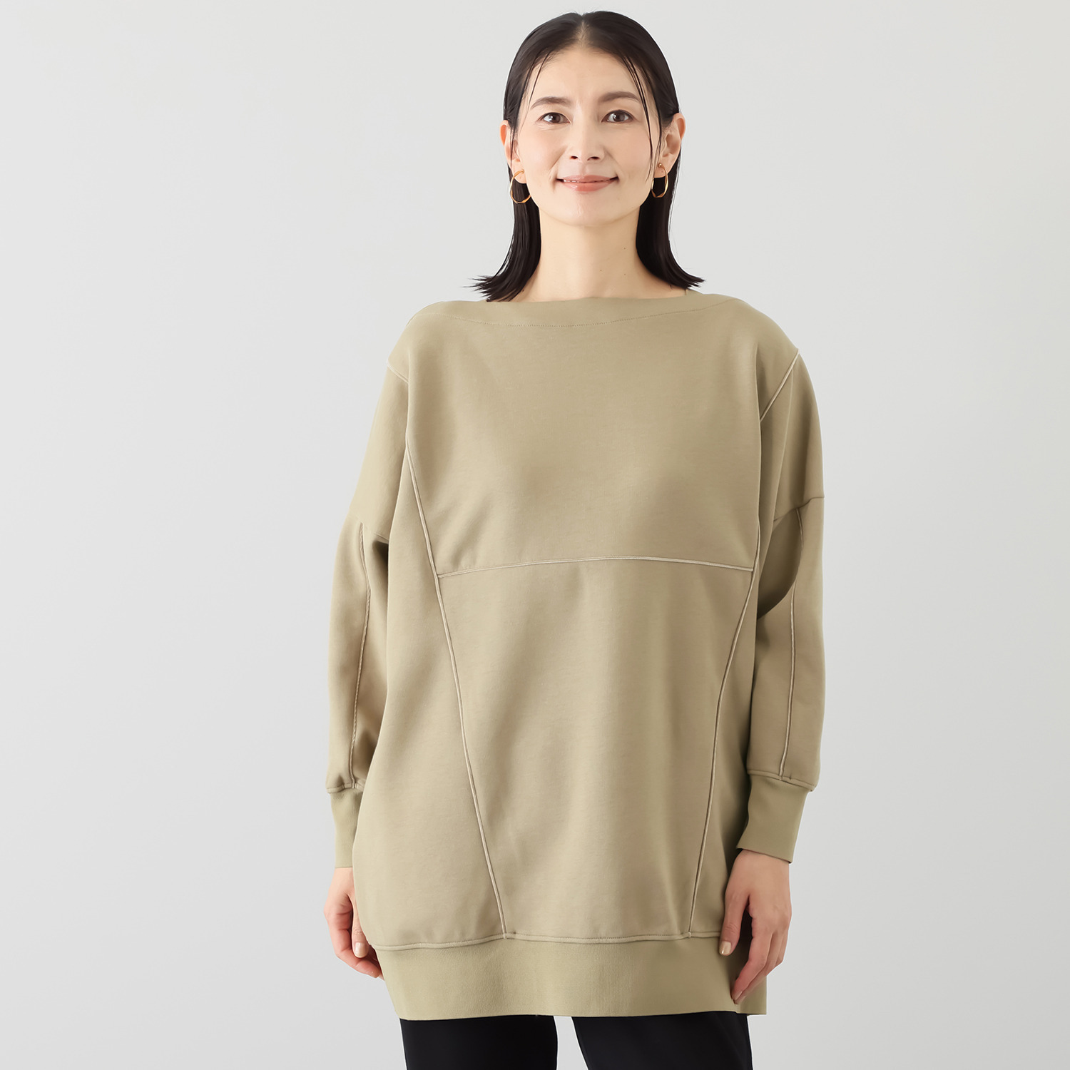 ヨーコモリモト べロアパイピングで カジュアルを格上げ デザインチュニック