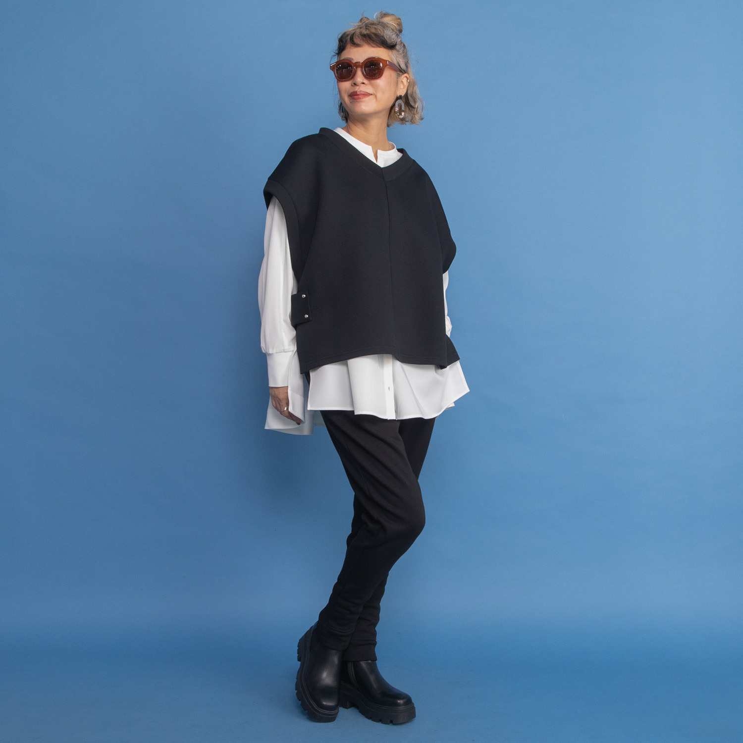 ヨーコモリモト スタッズアクセント ２ウェイデザイン プルオーバーベスト