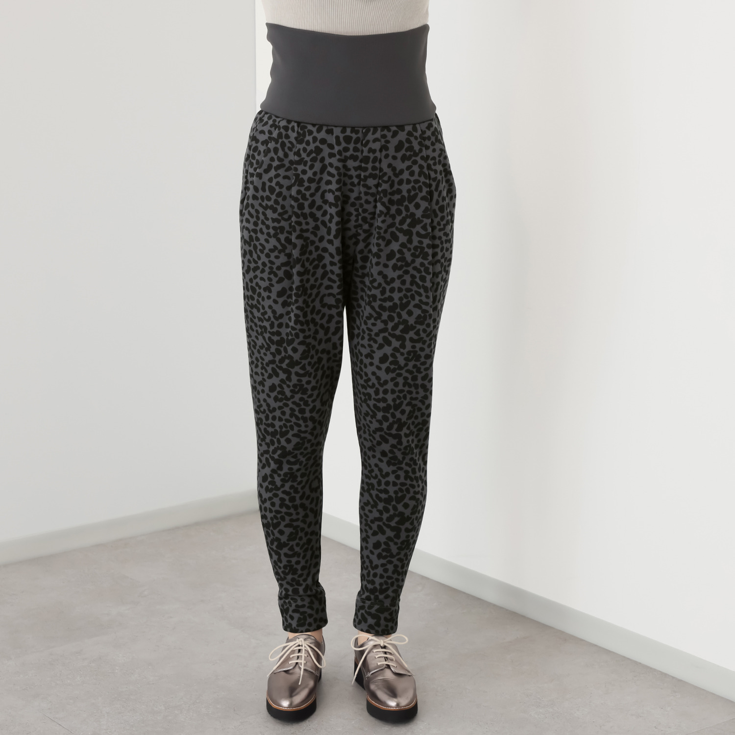 ヨーコモリモト 極上のはき心地 スタイルアップ ジョッパーズパンツ