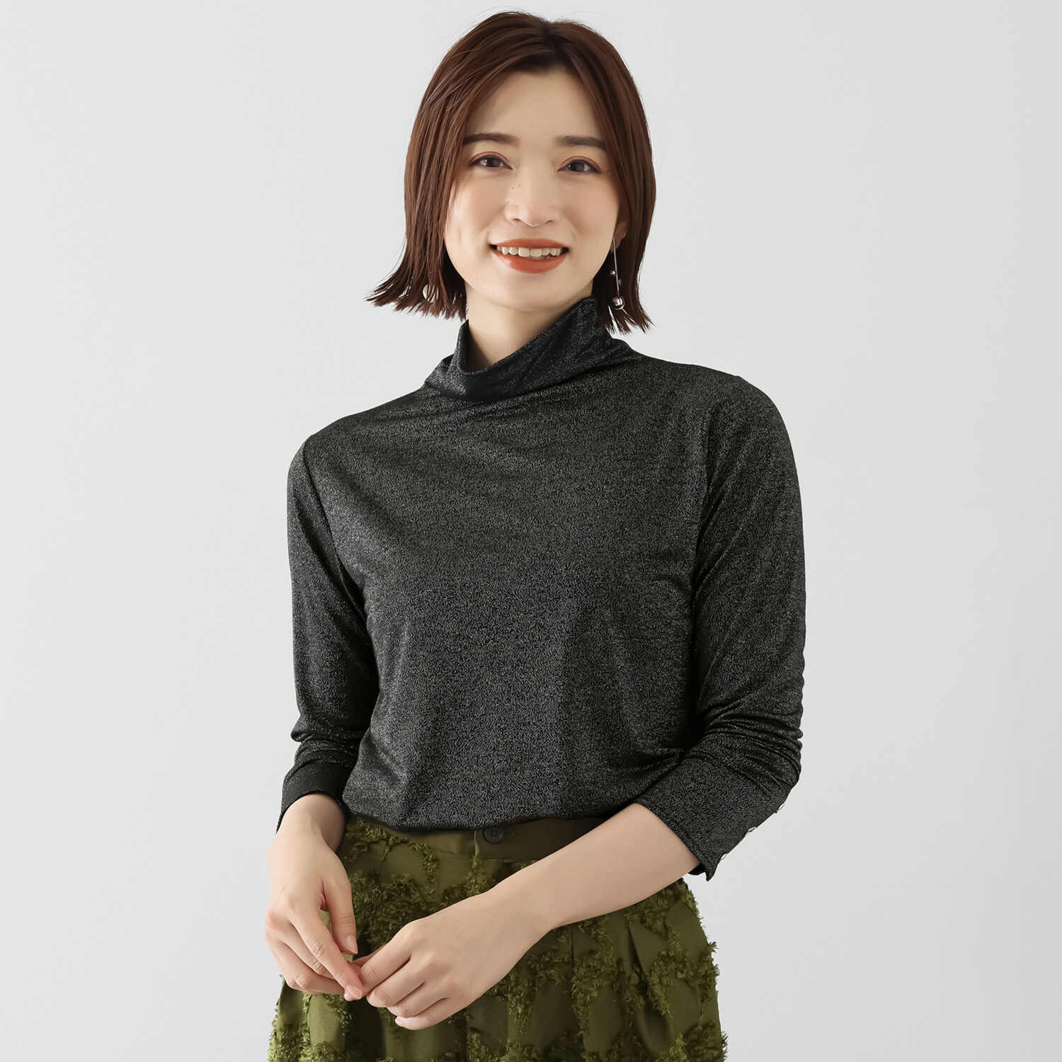 トマケトマ シームレスネック 袖口ボタンアクセント ラメカットソー プルオーバー