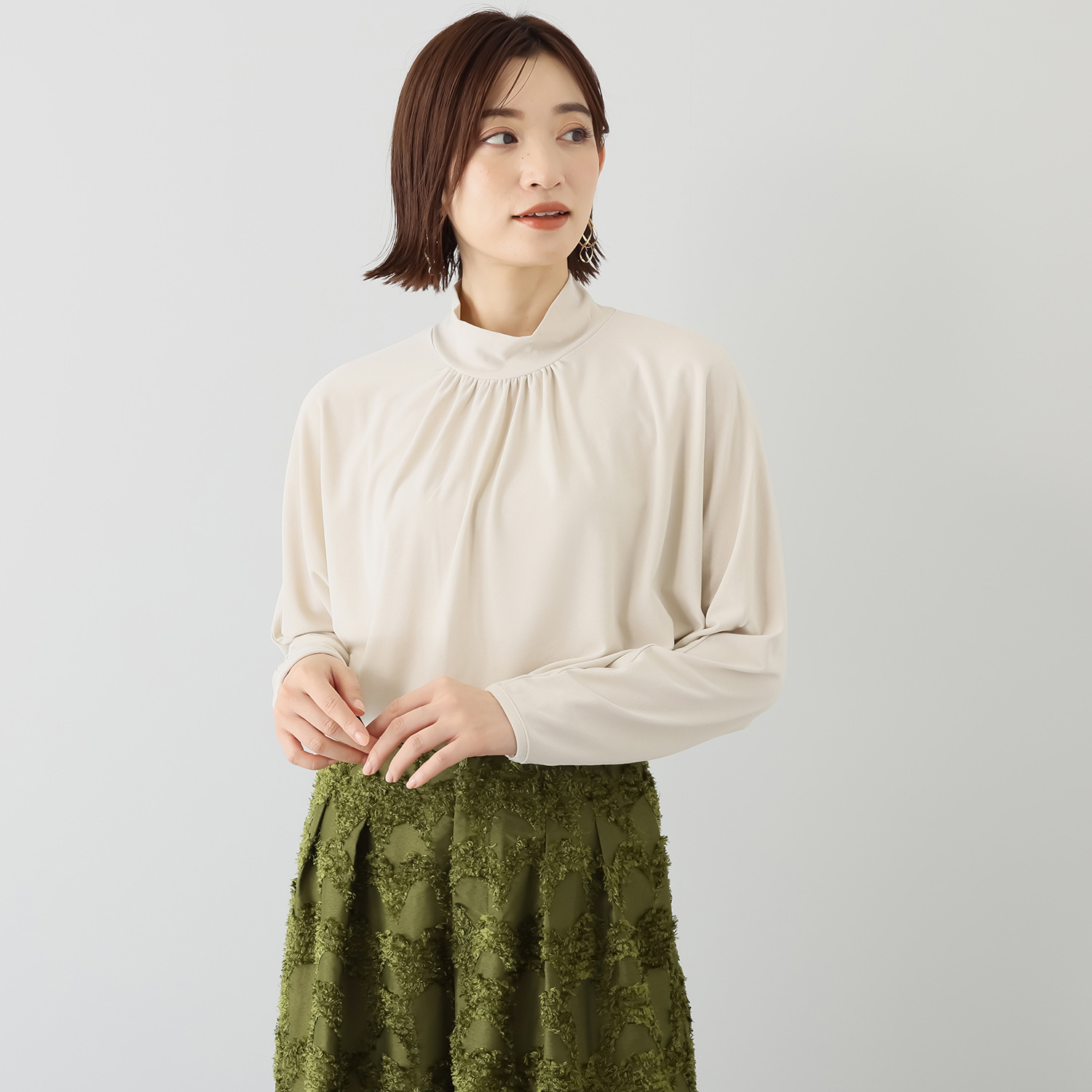 トマケトマ カットジョーゼット ハイネック プルオーバー