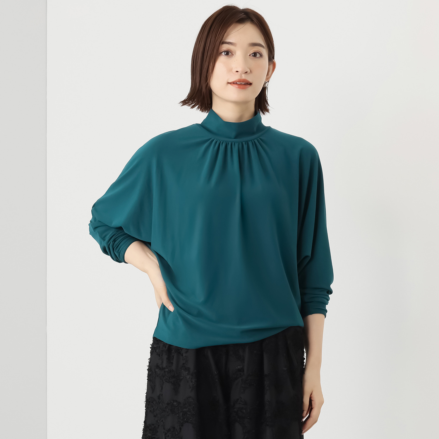 トマケトマ カットジョーゼット ハイネック プルオーバー