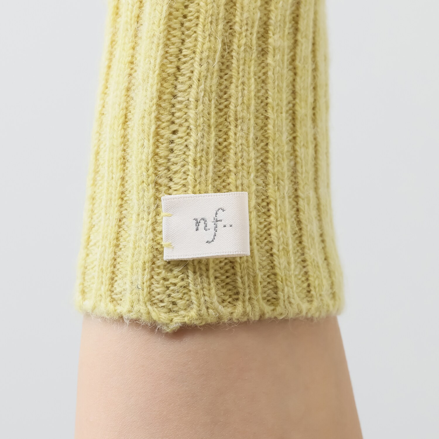 エヌエフ 自社牧場で育った ウール１００％ ニットミトン