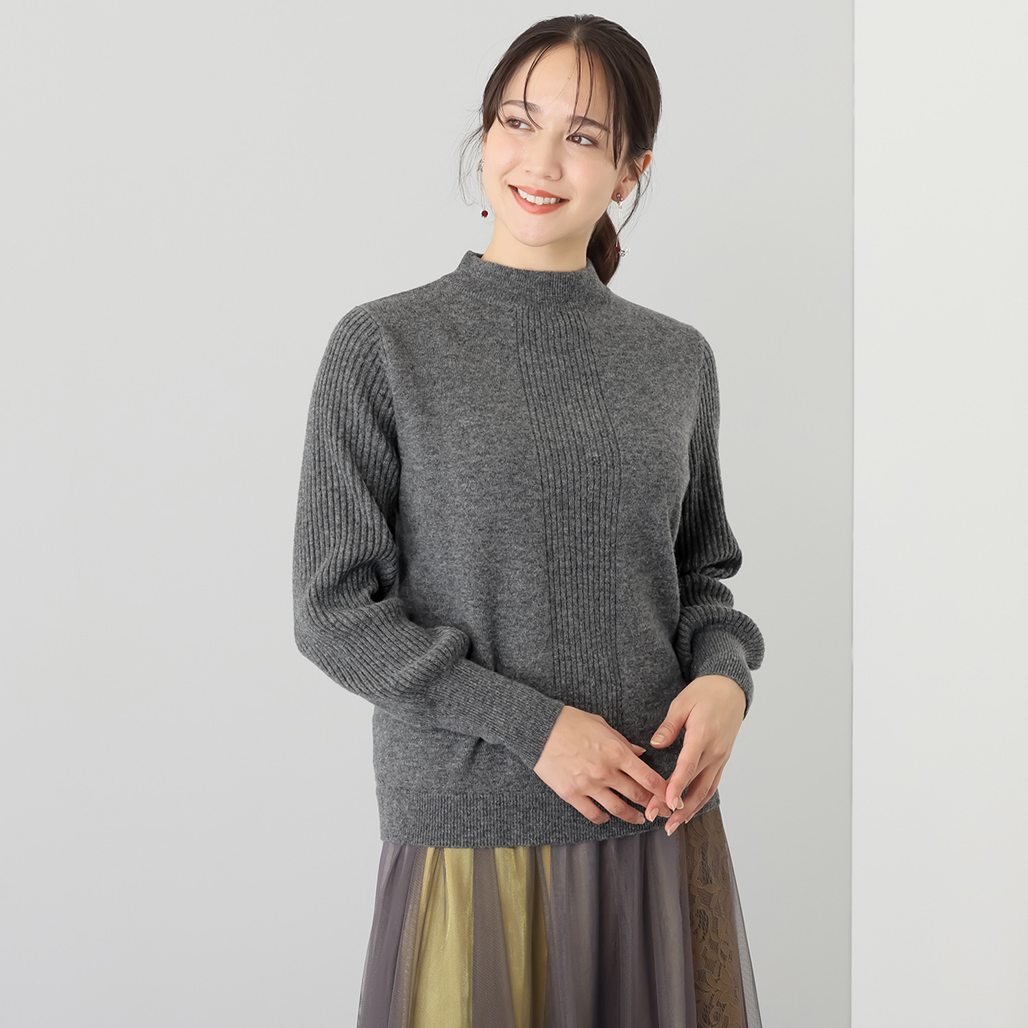 エヌエフ 自社牧場で育った ウール１００％ モックネックプルオーバー