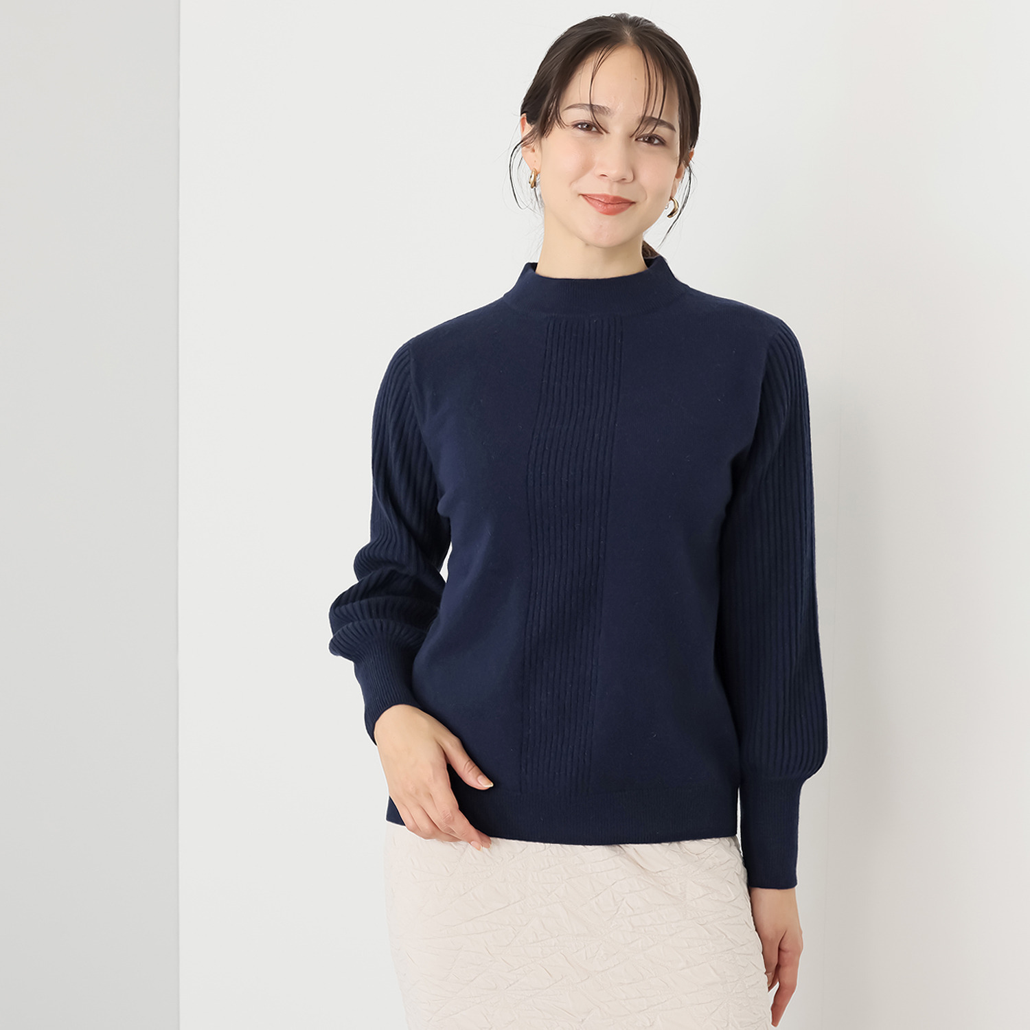 エヌエフ 自社牧場で育った ウール１００％ モックネックプルオーバー