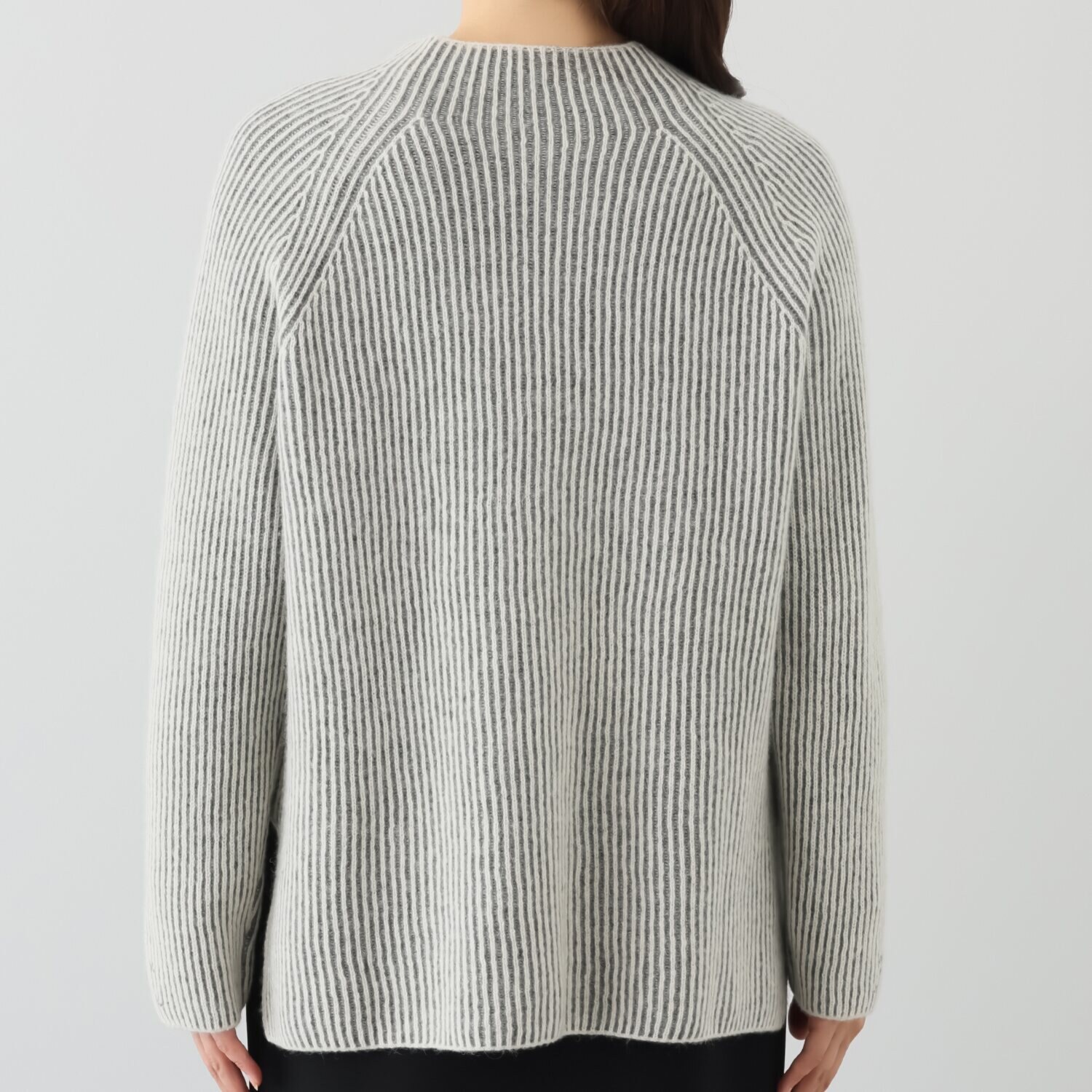 エヌエフ 自社牧場で育った ウール１００％ 畦編プルオーバー