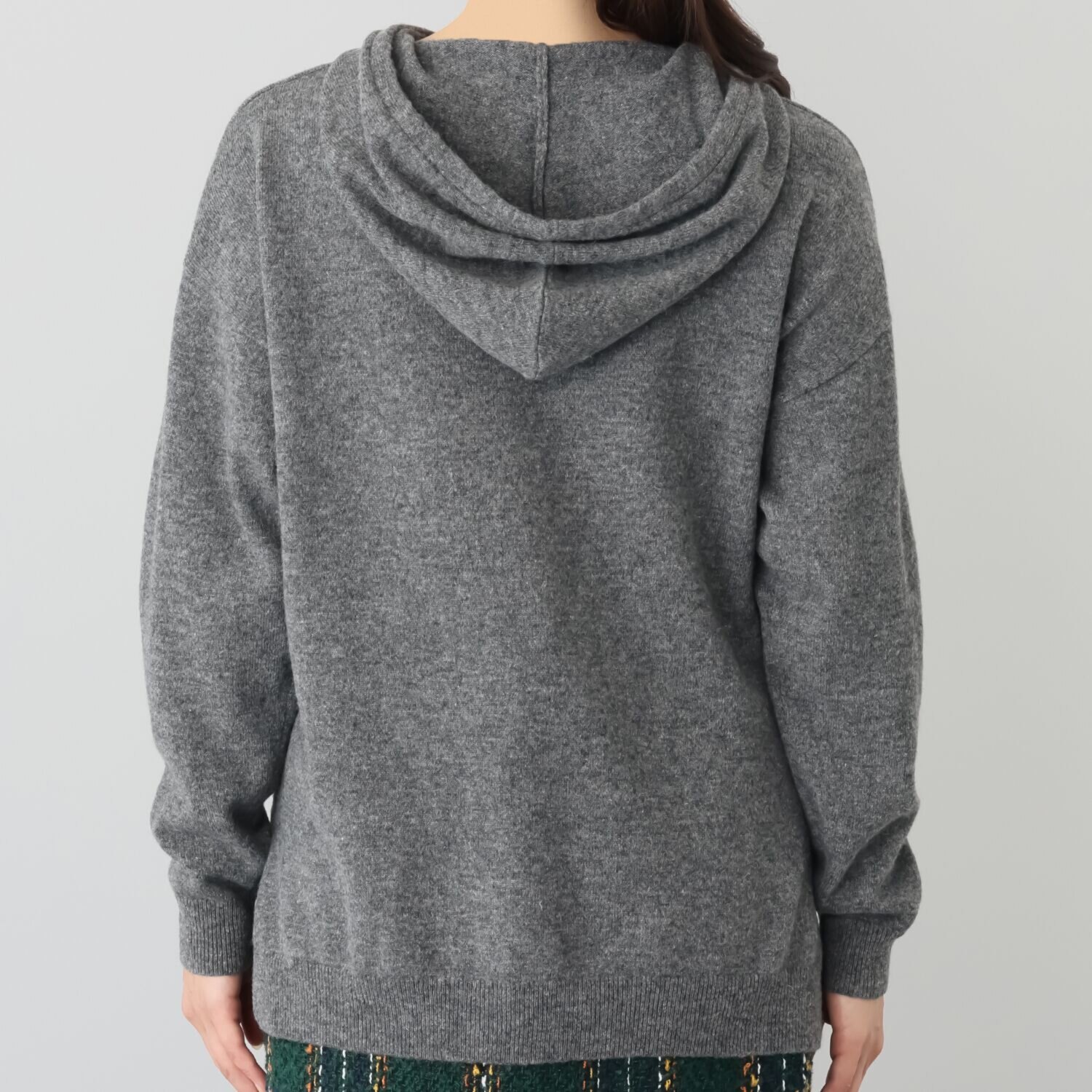 エヌエフ 自社牧場で育った ウール１００％ ニットパーカー