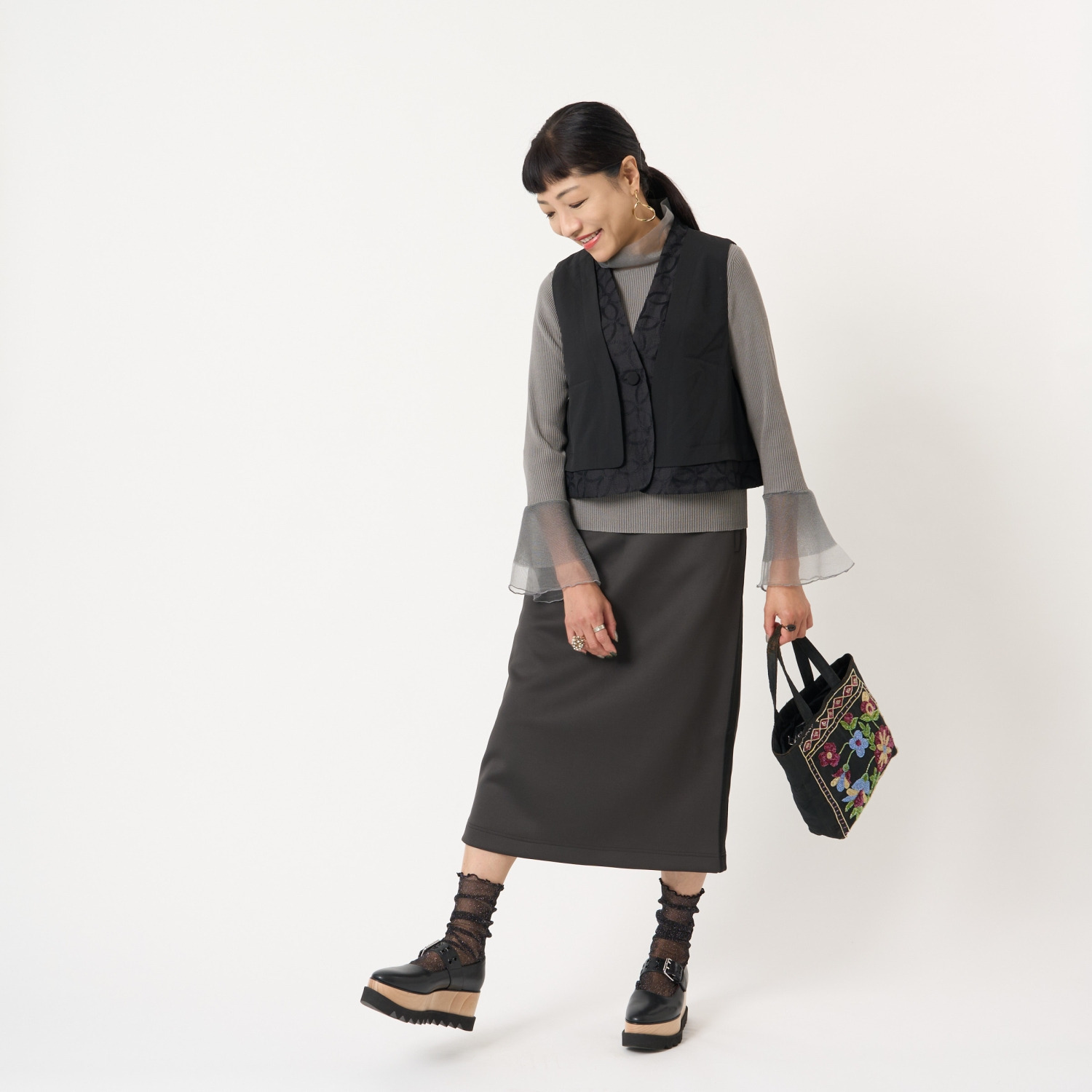 ミューリエ レディな華やぎを日常に シアーベルスリーブ ニットプルオーバー